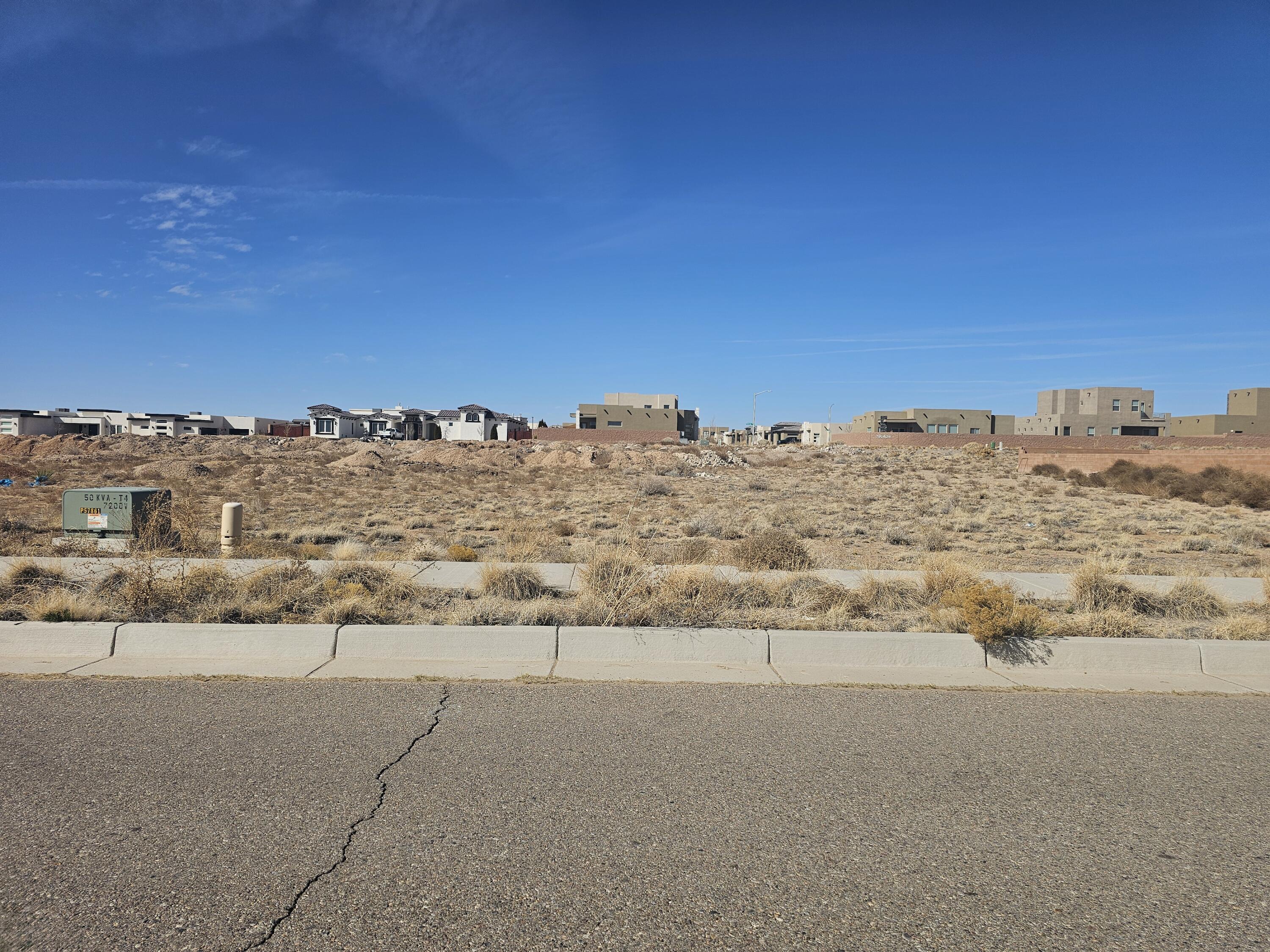 Build your dream home here in the popular Volcano Cliffs subdivision.  Area is filling out with custom homes throughout and priced around 500k-2m range. Great schools districts.Utilities are in the street.