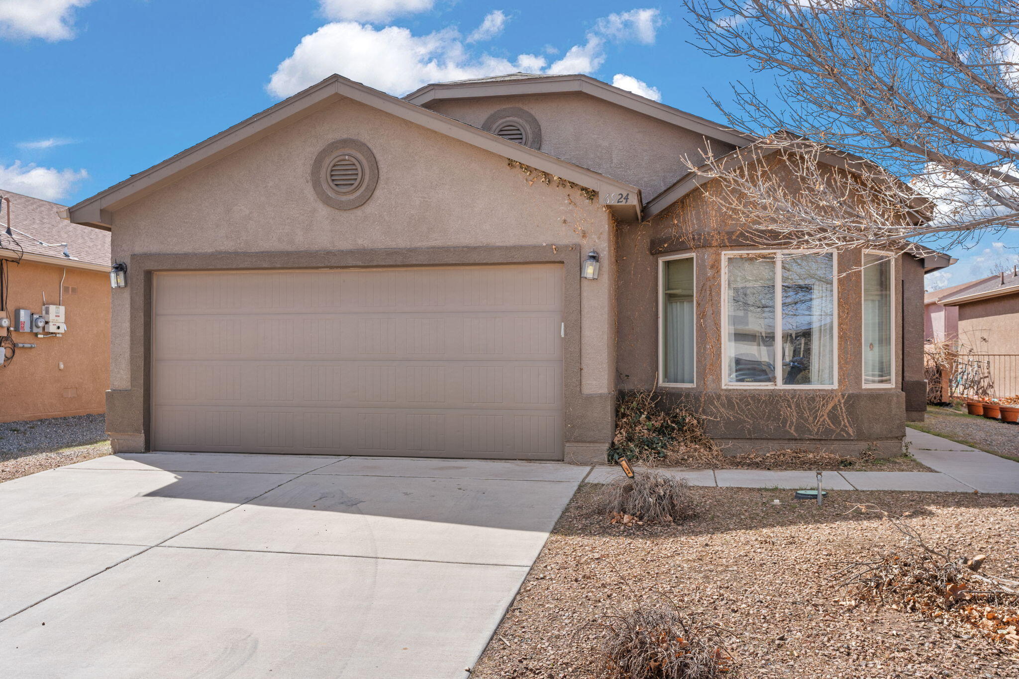 Beautiful DR Horton home in The Trails Community. This home is just minutes from parks, baseball & soccer fields, Boca Negra Canyon, & the Petroglyph National Monument.  It's also a short commute to shopping, dining, & healthcare facilities which make this charming  home your Albuquerque dream home.  Come see it today!