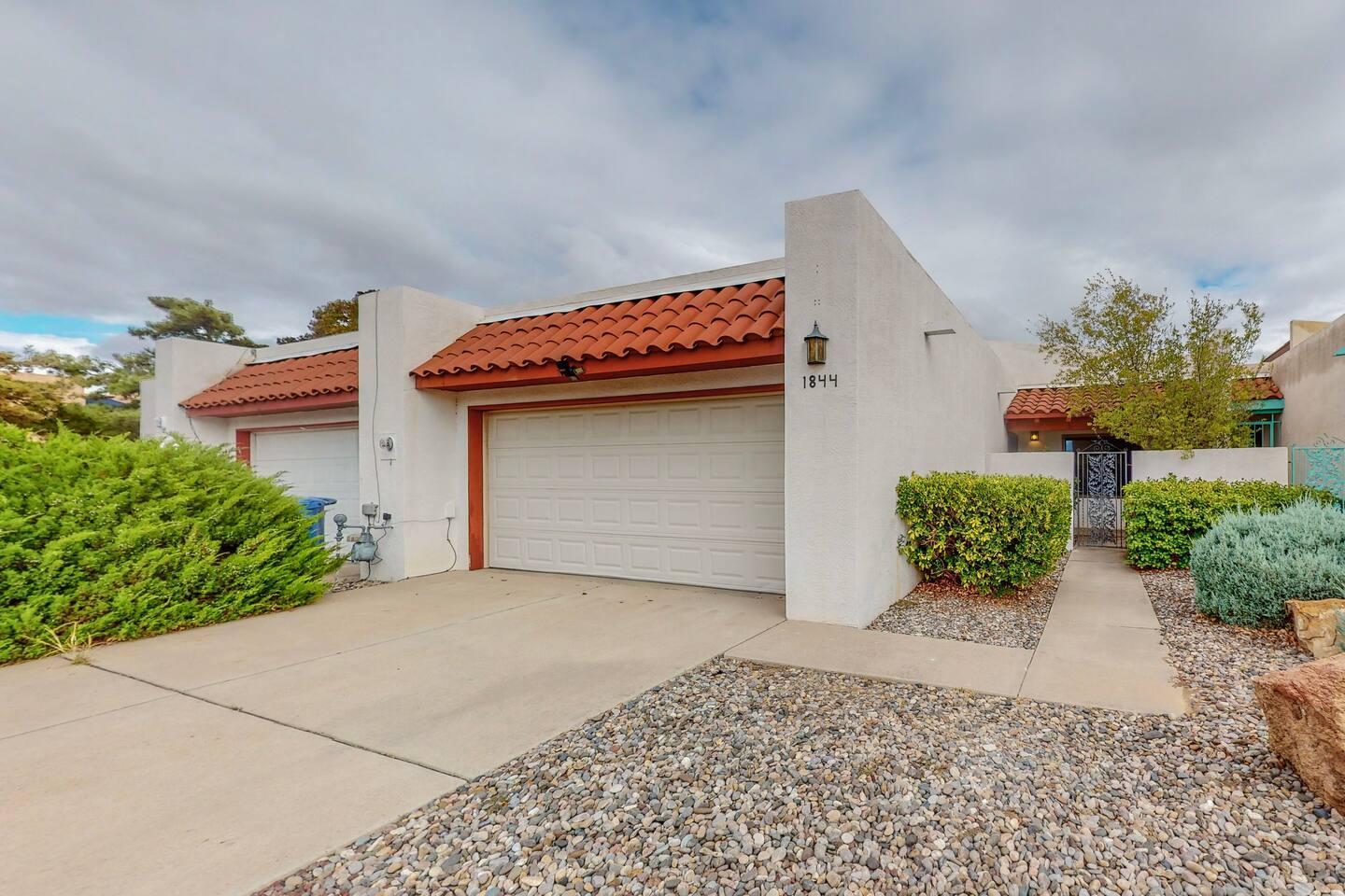 1844 Dartmouth Drive NE, Albuquerque