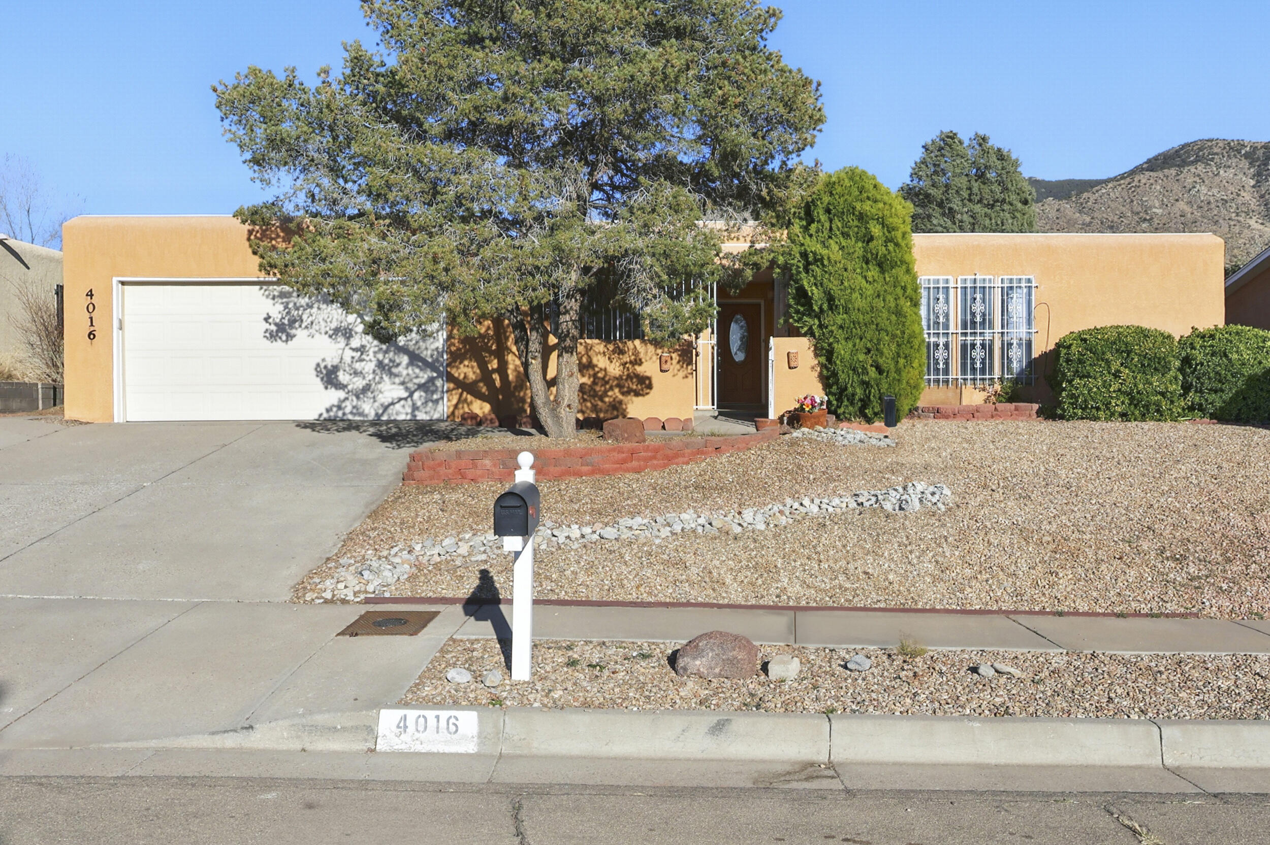 4016 LARA Drive NE Albuquerque, NM 87111