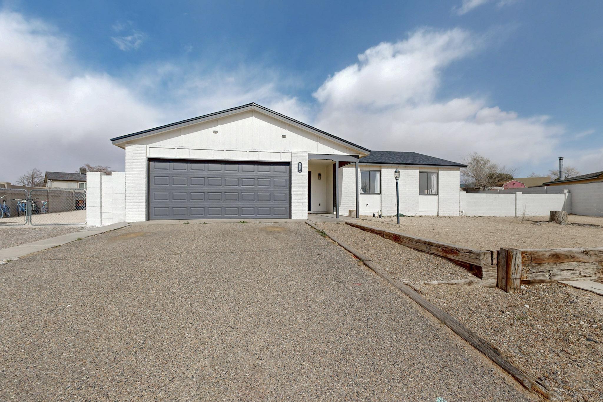 581 BAHAMA Drive SE Rio Rancho, NM 87124