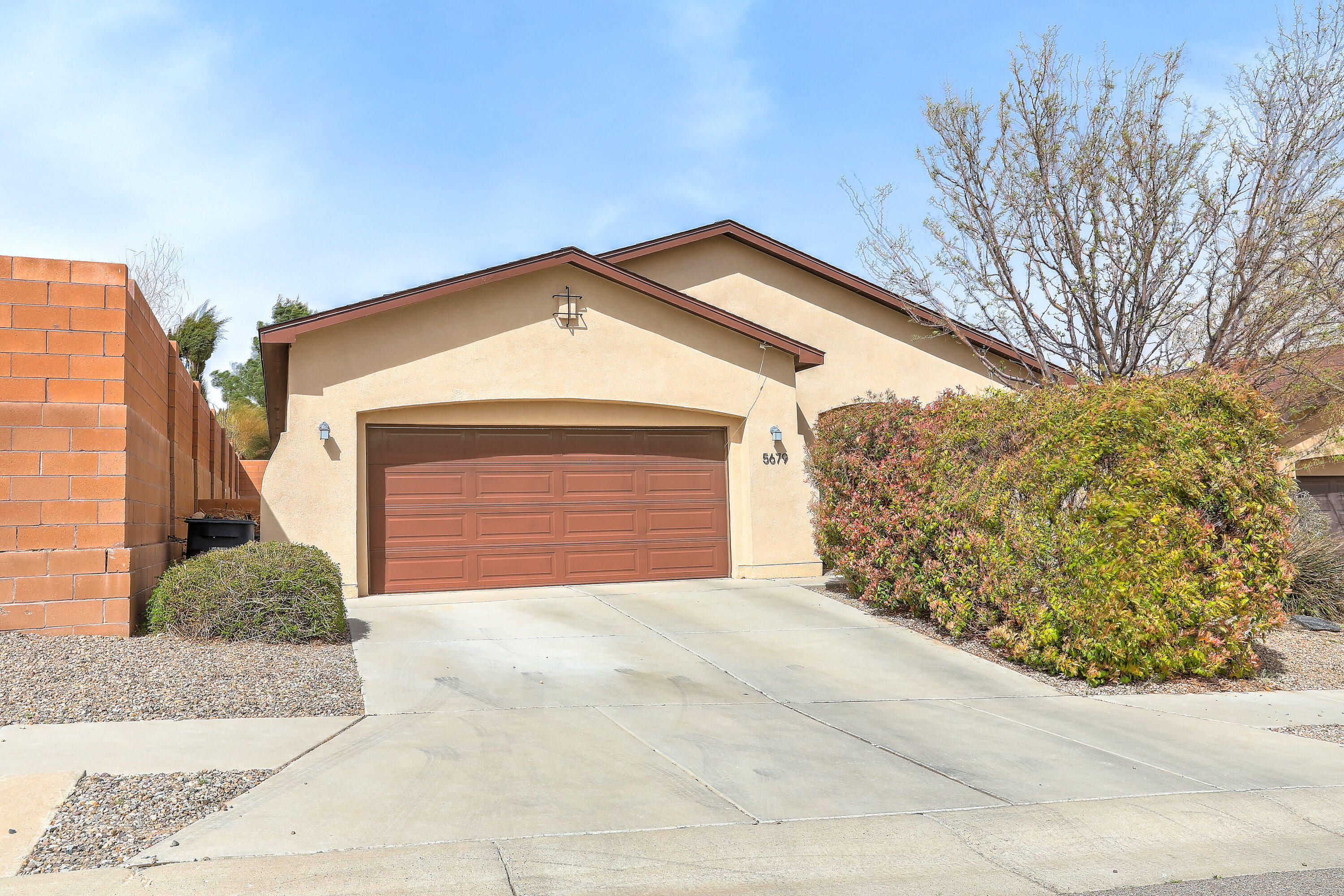 5679 COLD CREEK Avenue NW Albuquerque, NM 87114