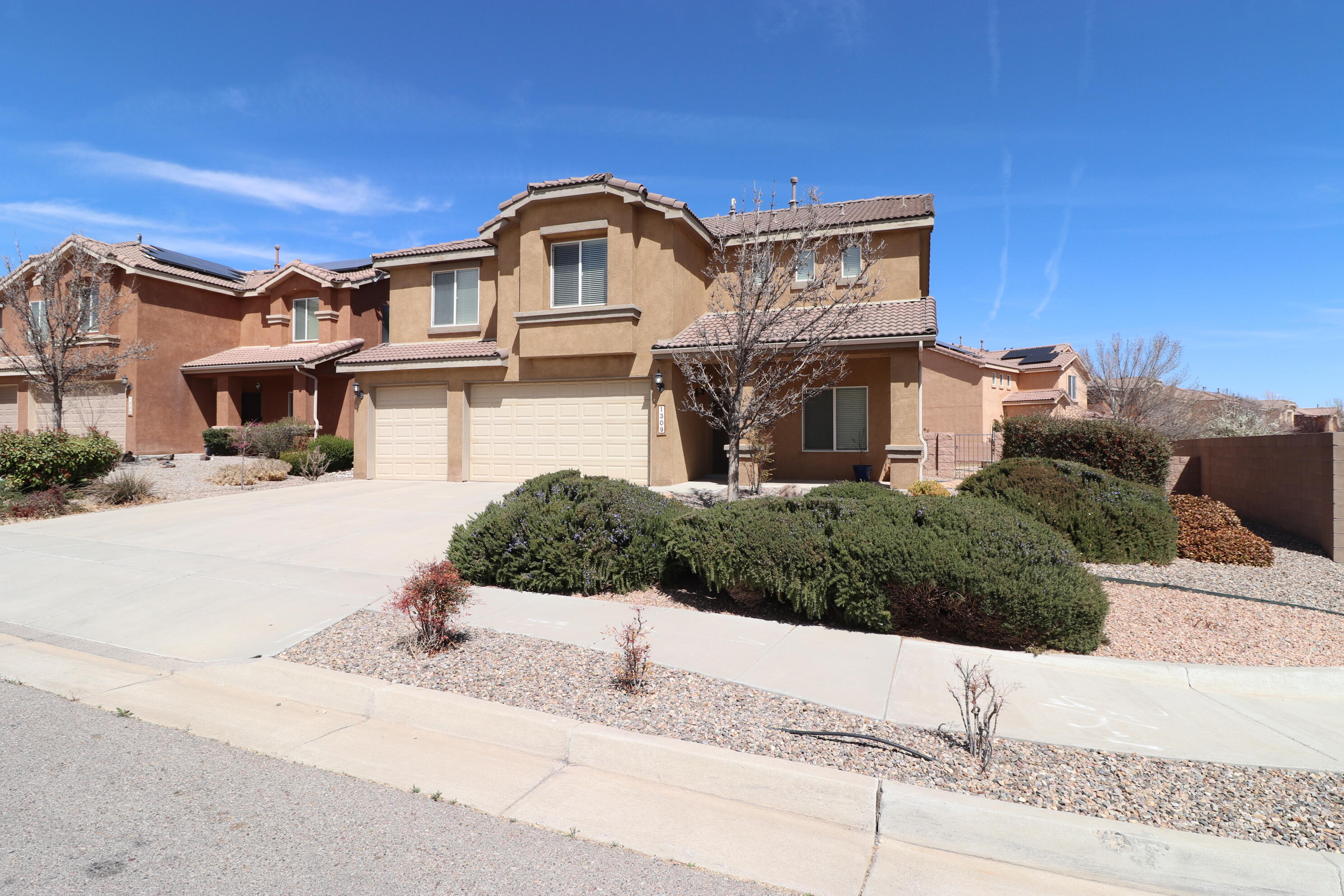 Updated Pulte 2 story on spacious corner lot w/Mountain views! Living /dining & family room with easy care wood flooring.  Designer kitchen with Granite counters, stainless steel appliances, pantry, & large island. There is 1 bedroom with walk-in closet downstairs ideal for guests or office/study. Good sized laundry room comes equipped with washer & dryer. Upstairs you are welcomed into large loft area which is perfect for kids hangouts or media/TV room.  The Primary Suite includes 2 walk-in closets, luxurious soaking tub, & hi-tech shower with double shower heads & much more for a real spa experience. There are 3 more bedrooms w/walk -in closets. Convenient location for easy access to I-40.   Don't miss this move-in ready home w/a versatile floor plan & tons of storage. See more..