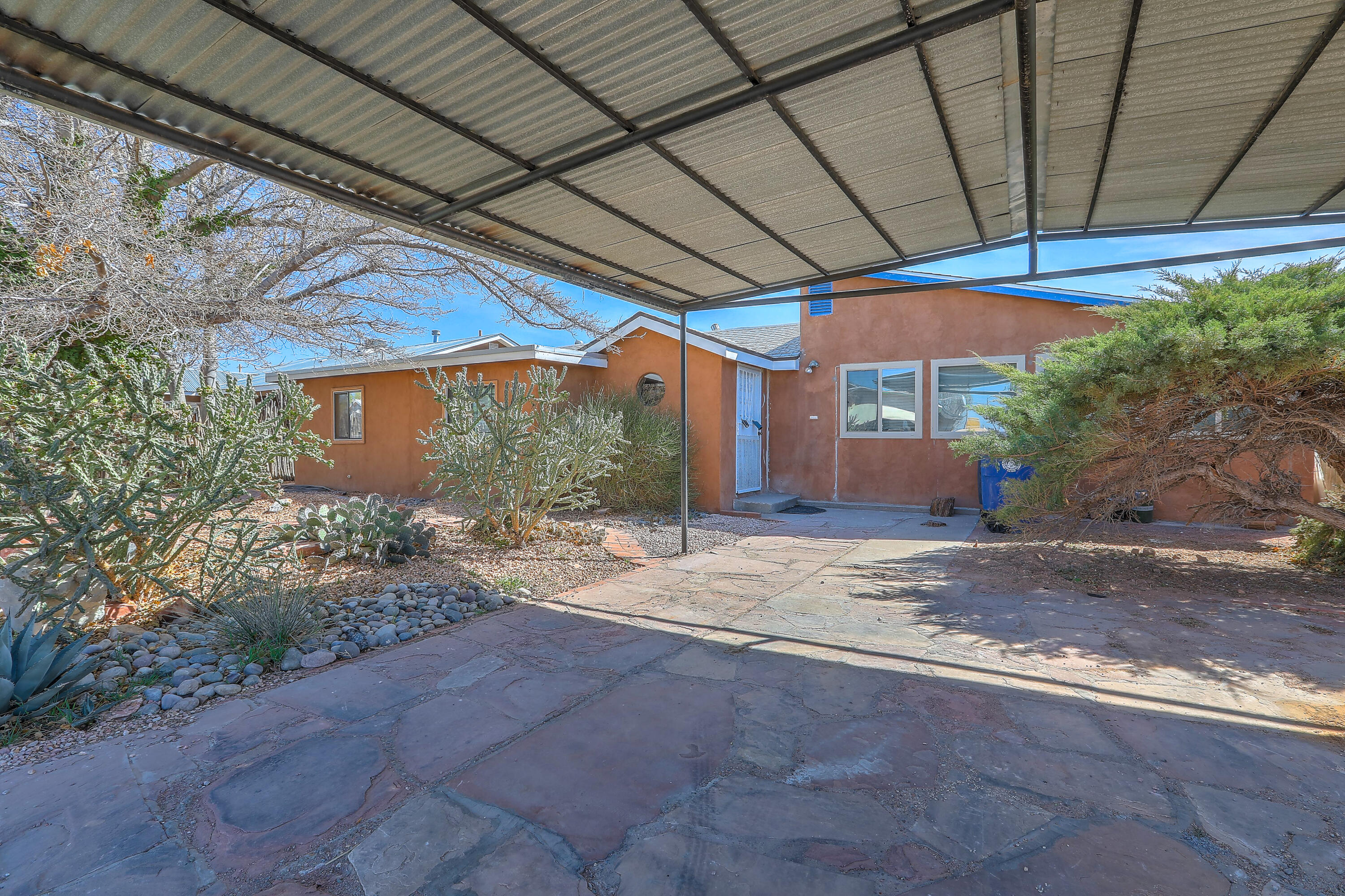 North Valley dream home with endless possibilities! This beautifully updated property features a unique and versatile floor plan, ready for move-in. The spacious bonus room offers incredible potential--keep it as is or transform it into an additional dwelling, extra bedrooms, or anything your imagination envisions. Enjoy a large backyard and a highly sought-after location near 4th Street. Priced to sell!
