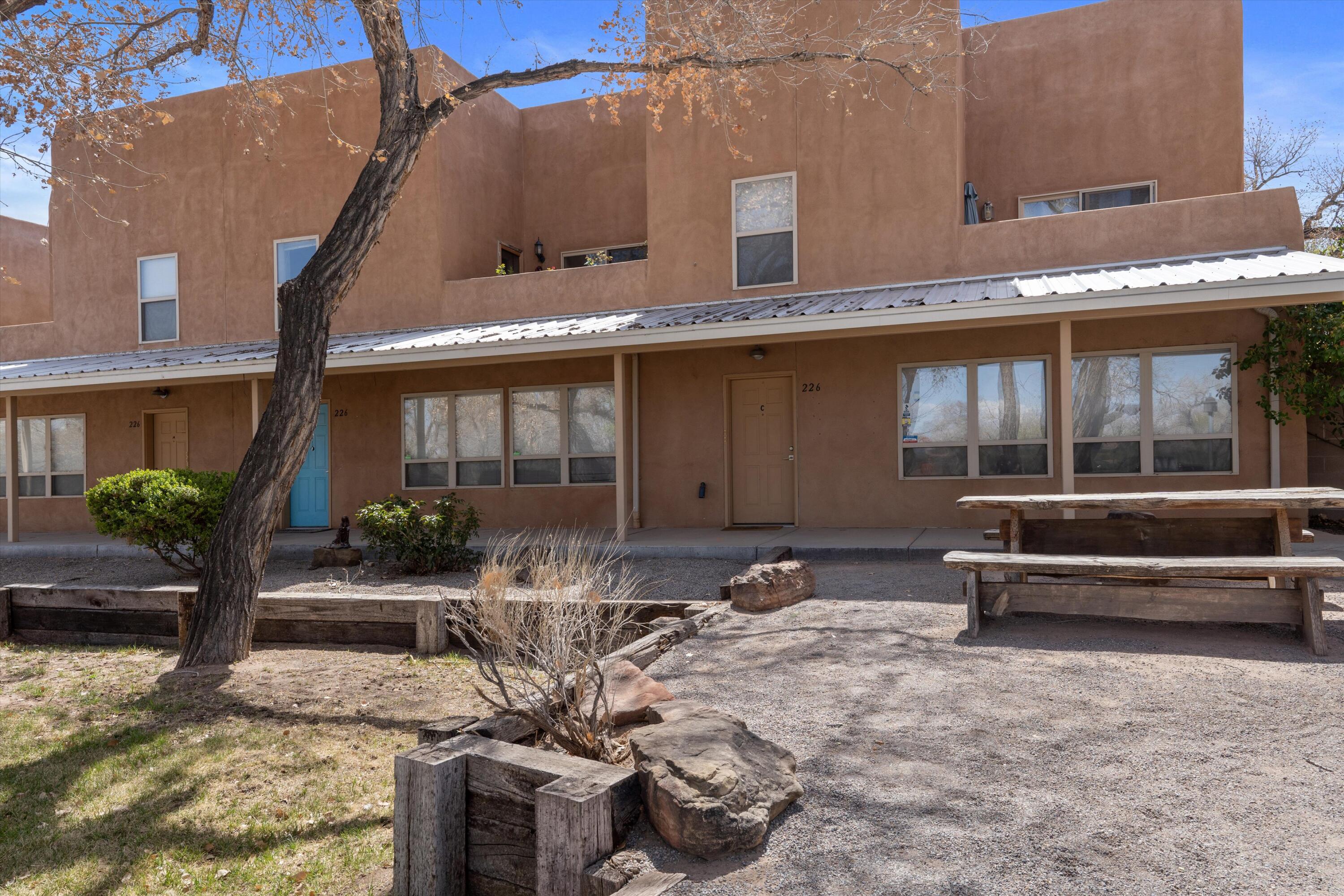226 Cynthia Loop NW C Albuquerque, NM 87114