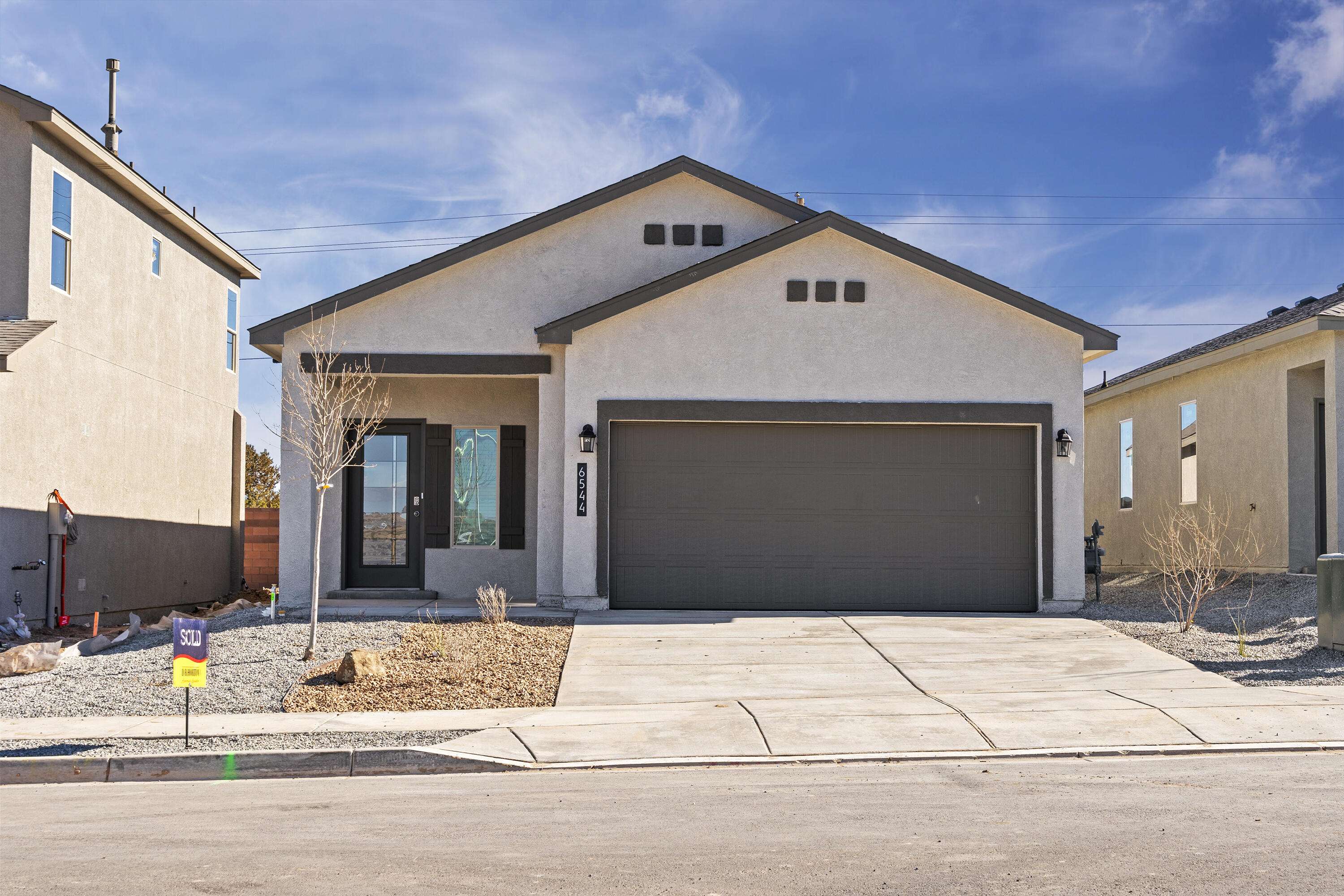 4205 VIA DE VENTURA Santa Fe, NM 87507