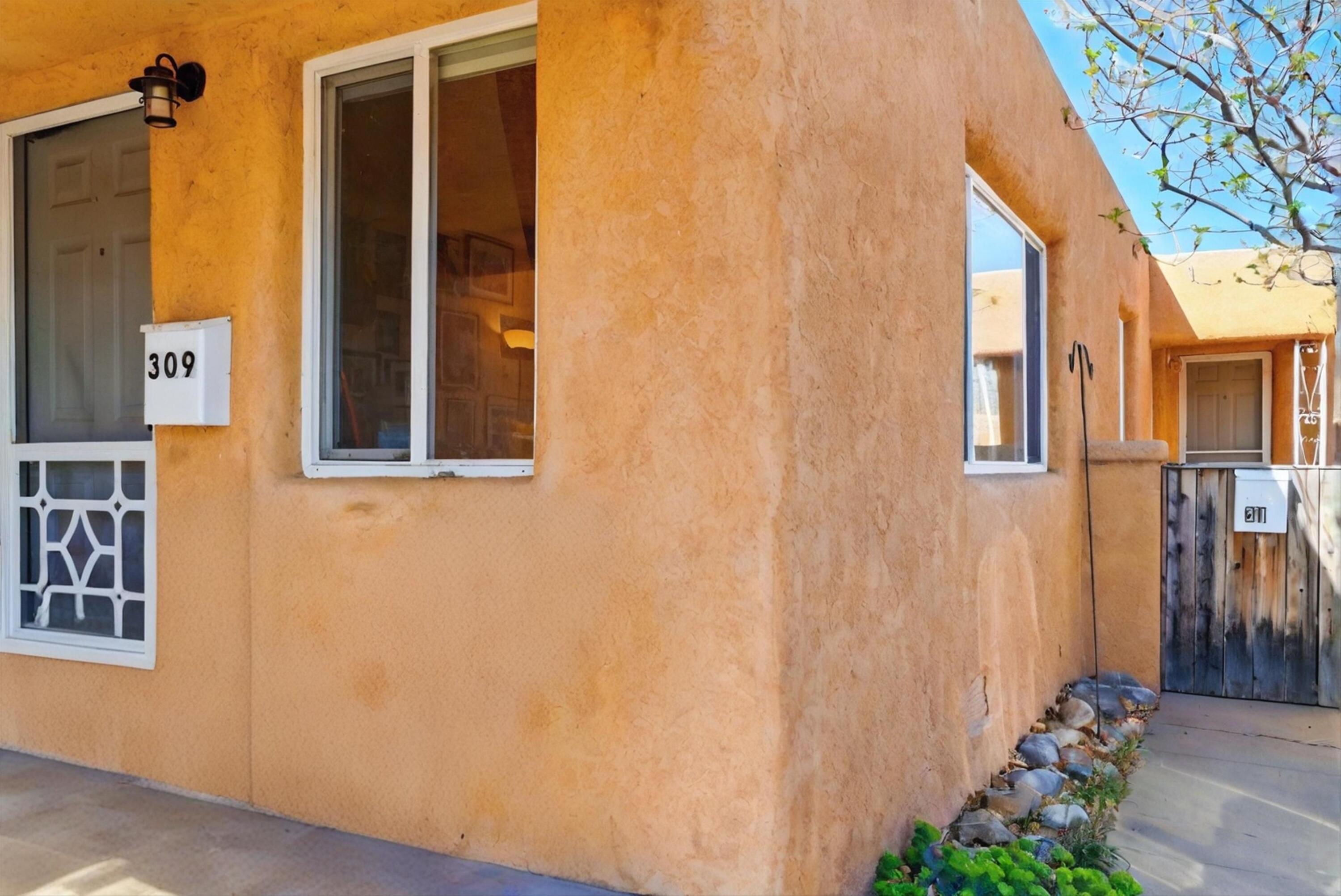 309 & 311 MADISON Street NE, Albuquerque