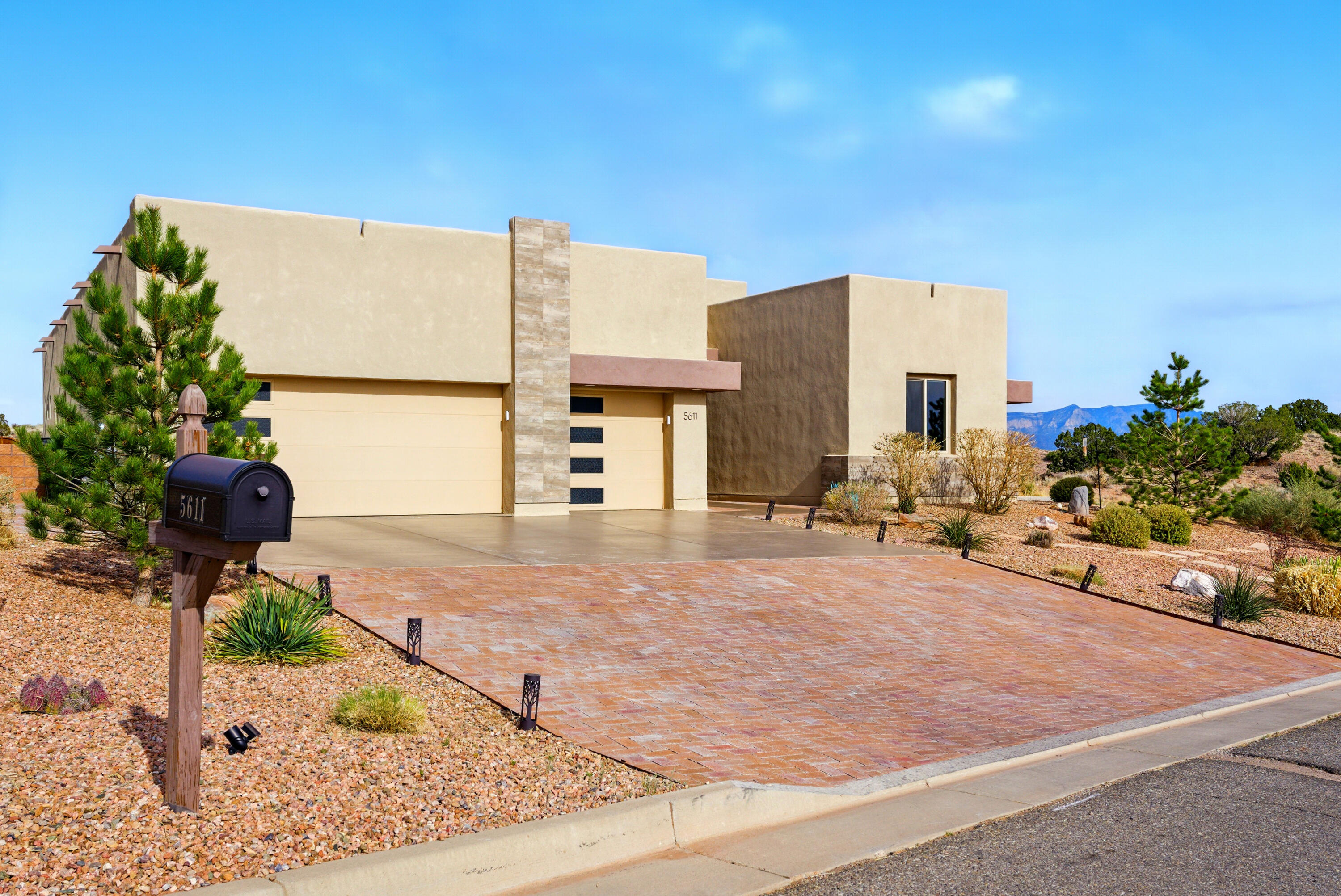 Modern 3,000+ sq ft home in Rio Rancho's sought-after Mariposa community. Built in 2021, this 4-bed, 3-bath retreat features 11' ceilings, an open layout, chef's kitchen with granite countertops, and mountain views. The spacious master suite includes a spa-like bath and walk-in closet. Bonus flex room adds versatility. Enjoy your private oasis with a 36-ft pool, 10x10 spa, outdoor shower, and large patio perfect for entertaining. Situated on 0.63 acres with city water/sewer and access to the private Mariposa Rec Center, trails, pools, fitness, and more. Immaculate and ready for its next owner.