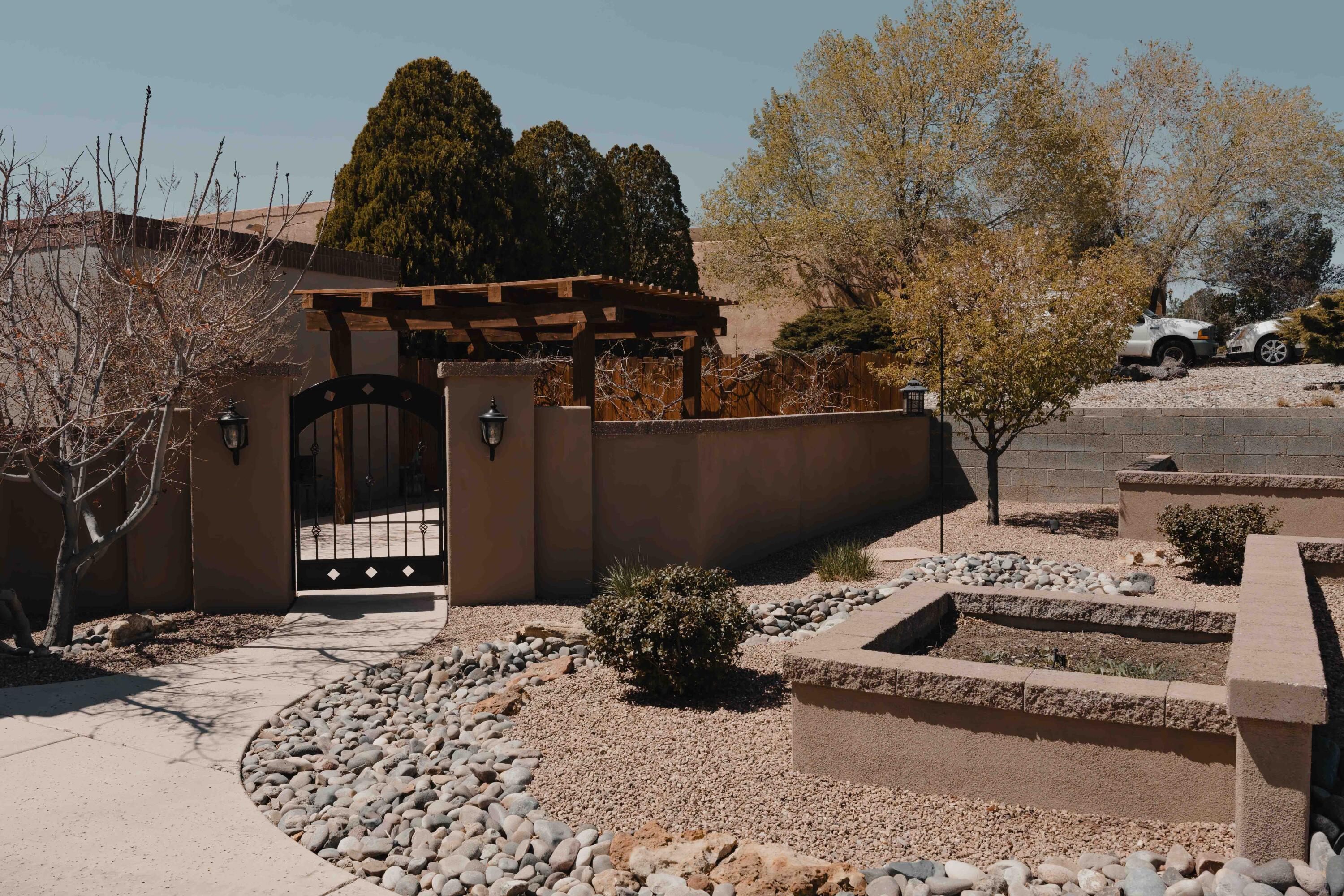 6308 CUESTA Place NW Albuquerque, NM 87120