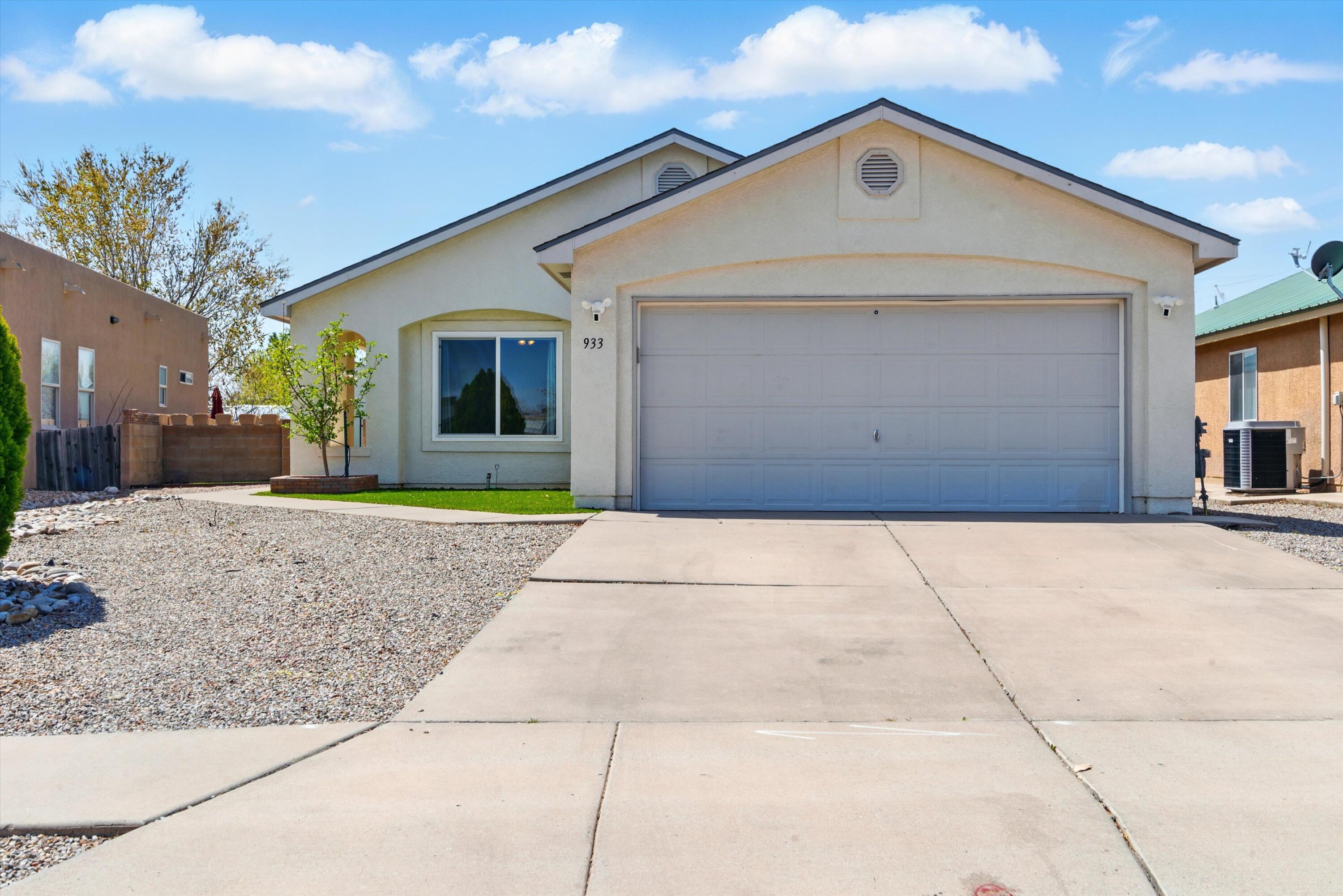 933 BENJAMIN Drive SE Rio Rancho, NM 87124
