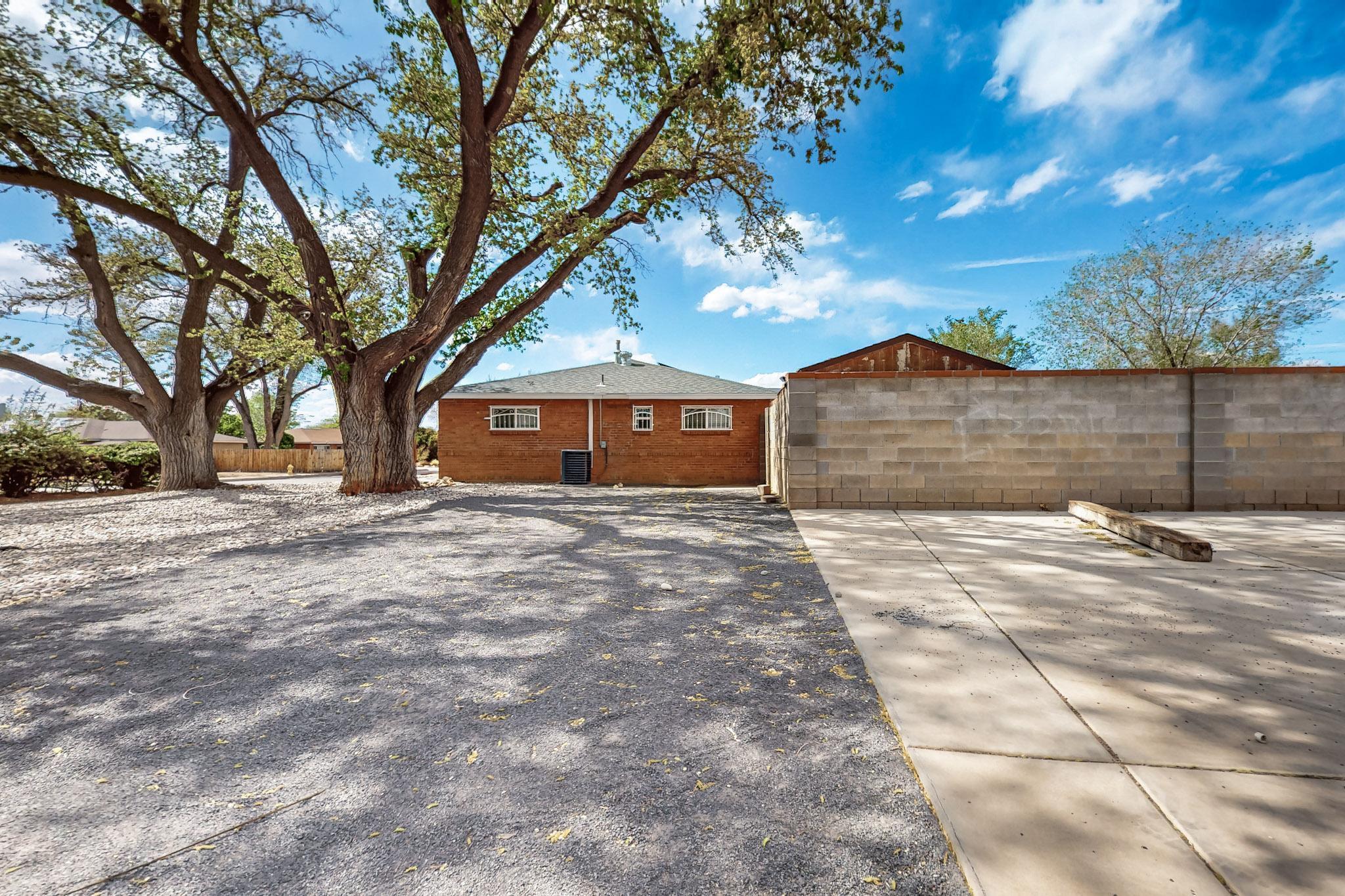 2504 MESA LINDA Drive NE Albuquerque, NM 87112