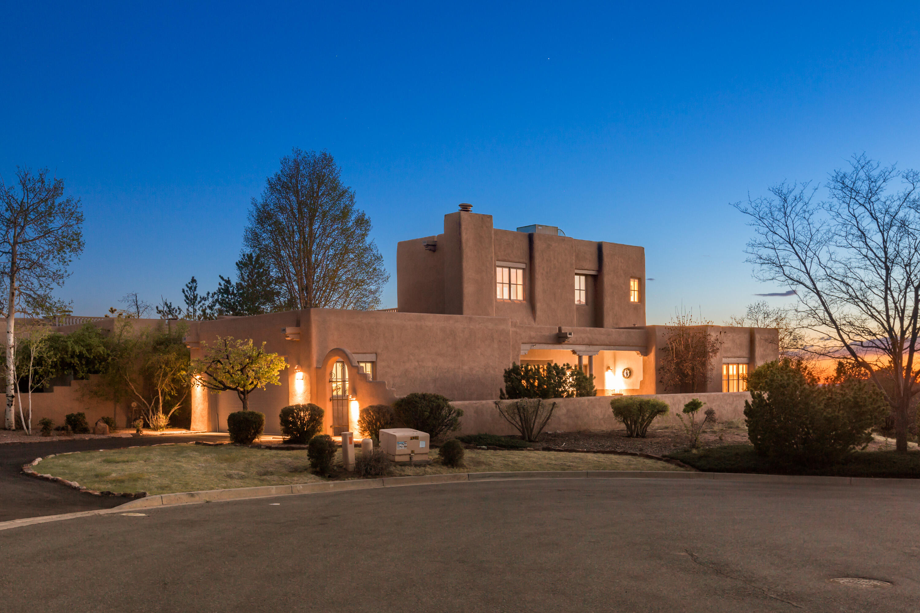 3101 OLD PECOS Trail 696 Santa Fe, NM 87505