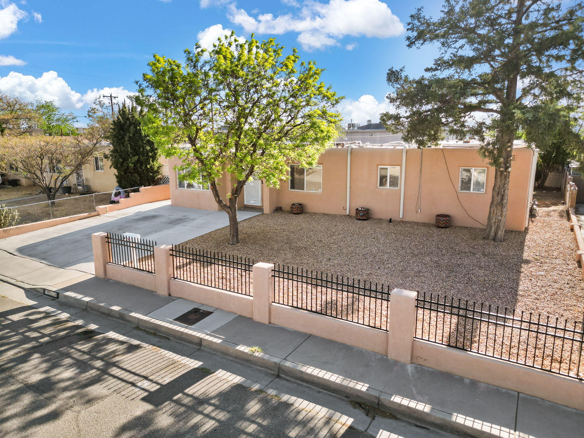 3329 MADEIRA Drive NE Albuquerque, NM 87110