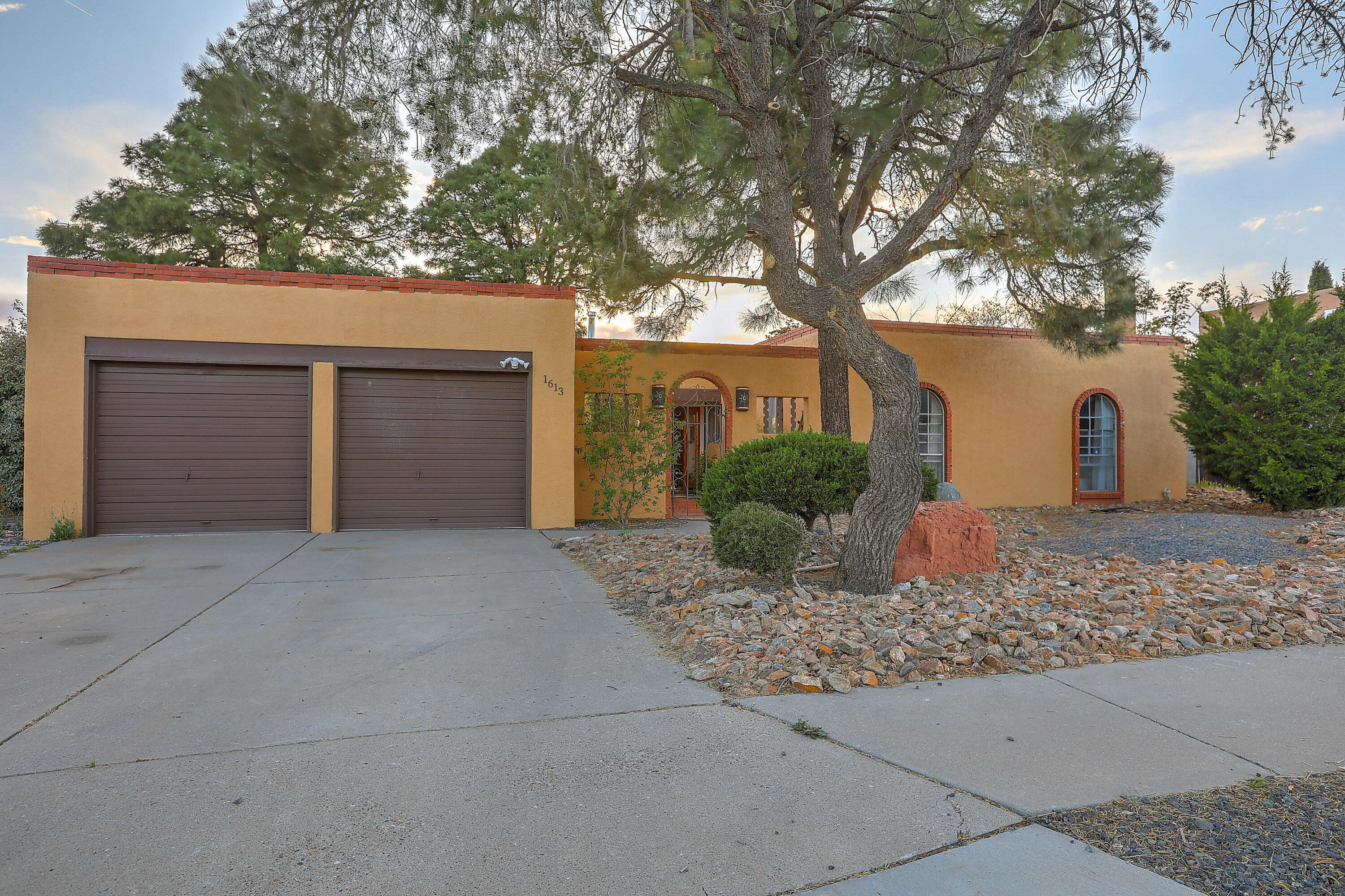 1613 EASTRIDGE Drive NE, Albuquerque