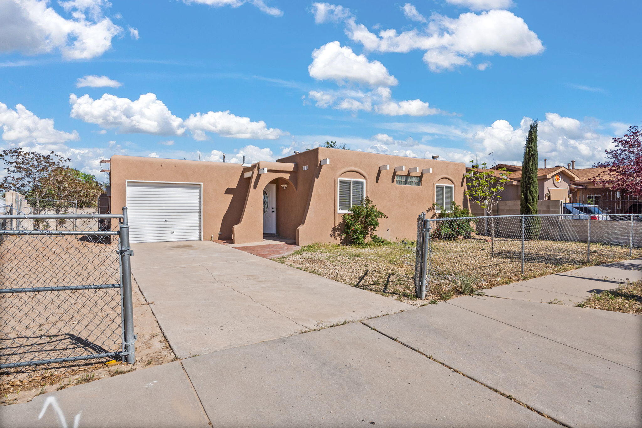 8905 ALEXIS Avenue SW, Albuquerque