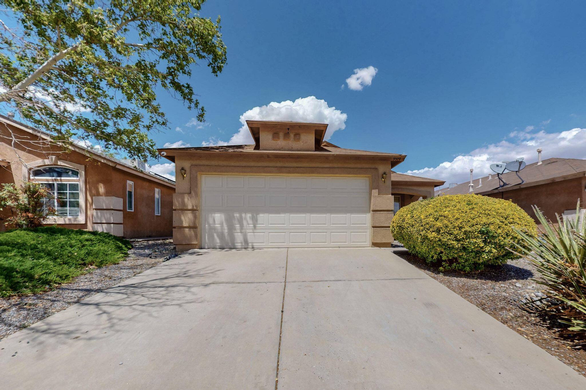 9919 KING RANCH Lane SW Albuquerque, NM 87121