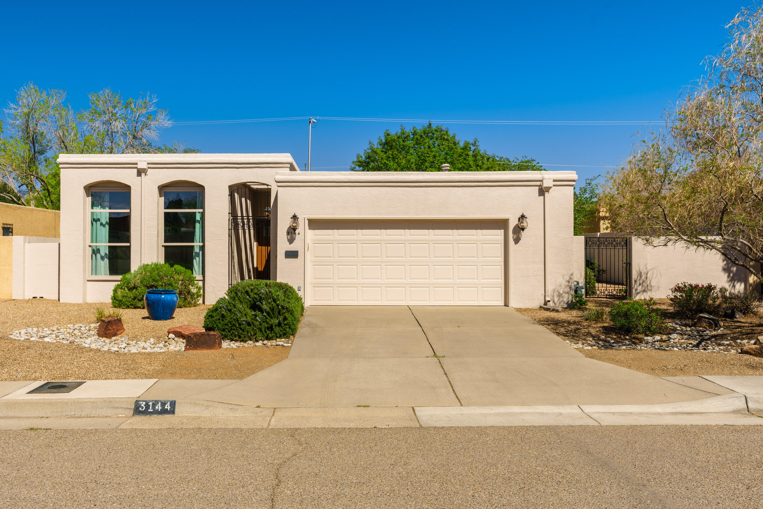 3144 LA RONDA Place NE Albuquerque, NM 87110