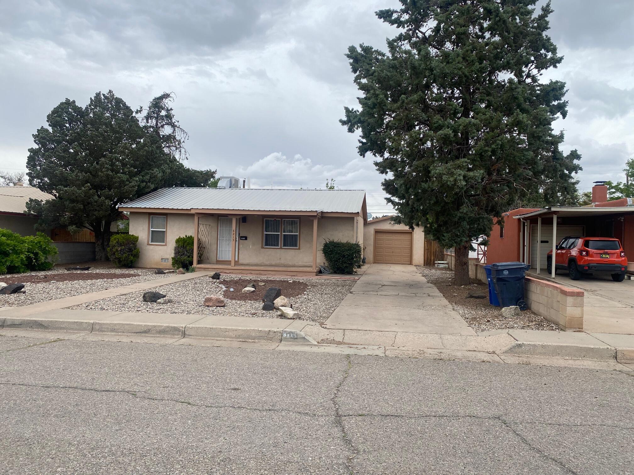 8213 ROMA Avenue NE Albuquerque, NM 87108