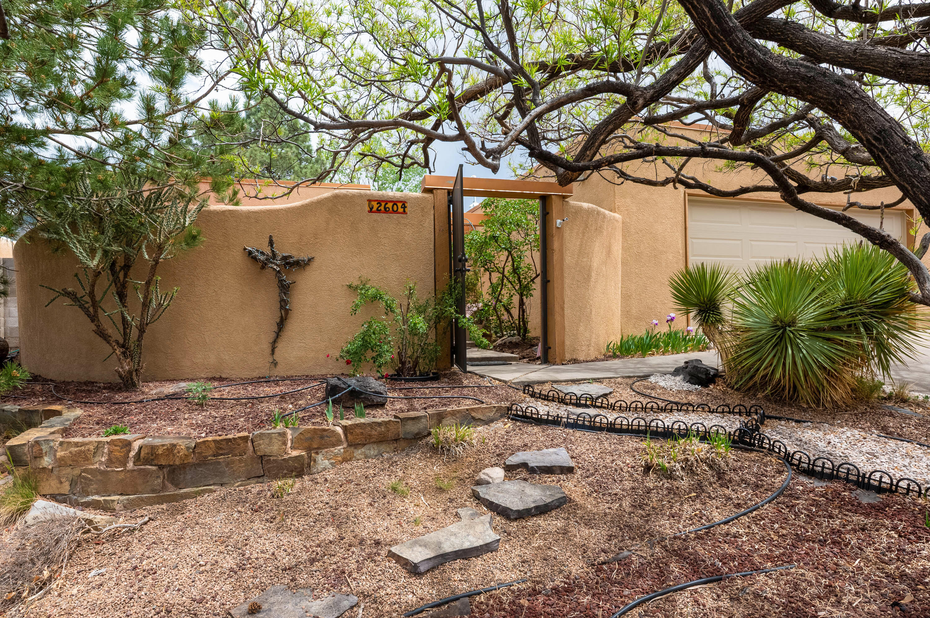 2604 Nakomis Drive NE Albuquerque, NM 87112