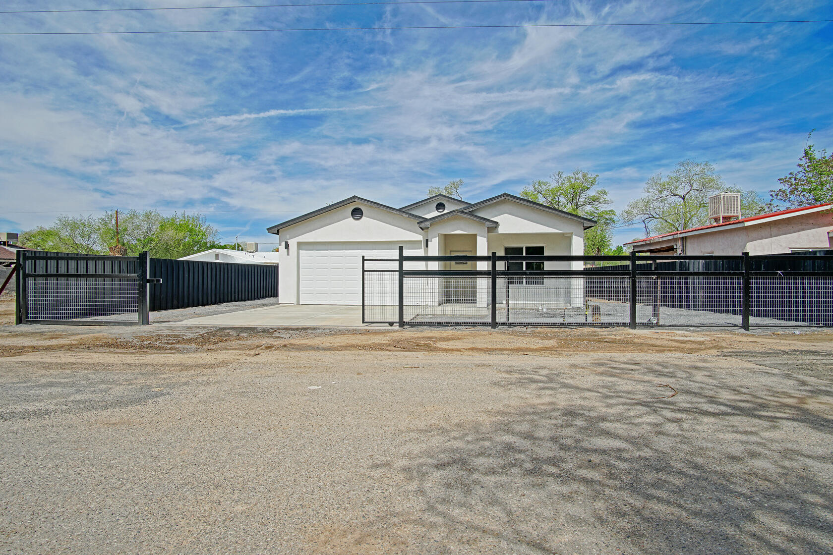 NEW CONSTRUCTION HOME!! Move in ready! Beautiful single story home features granite counter tops, separate dining area perfect for entertaining, kitchen Island, double sinks, separate shower with a gorgeous soaker tub, walk in closets, brand new appliances, SW landscaped, finished 2 car garage and home is  fully fenced for privacy!! COME and bring your buyers to see their new home!