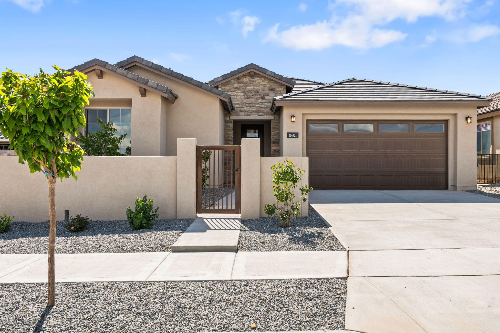 Brand new, never lived in Pulte home. Enjoy brand new appliances, new carpet, new A/C, new tank-less hot water heater, and so much more. Ready Now! This Award-winning home features a chefs dream kitchen with oversized kitchen island and opens up to the gathering room great for entertaining, as well as a large home office/den with French doors, and is situated on a nice corner lot.