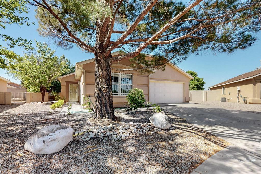Come and see this delightful home with a 188 sq ft bonus room! Nestled in a cul-de-sac in the Mirabella subdivision, this house provides ample living space, vaulted ceilings, a cozy bay window looking out towards the mountain, and a hand painted mural in the backyard, this home is a peaceful treasure. The floorplan offers a comfortable living environment which allows for a semi-open concept layout. Backyard access possible with wall modification! Come and visit this lovely gem today.