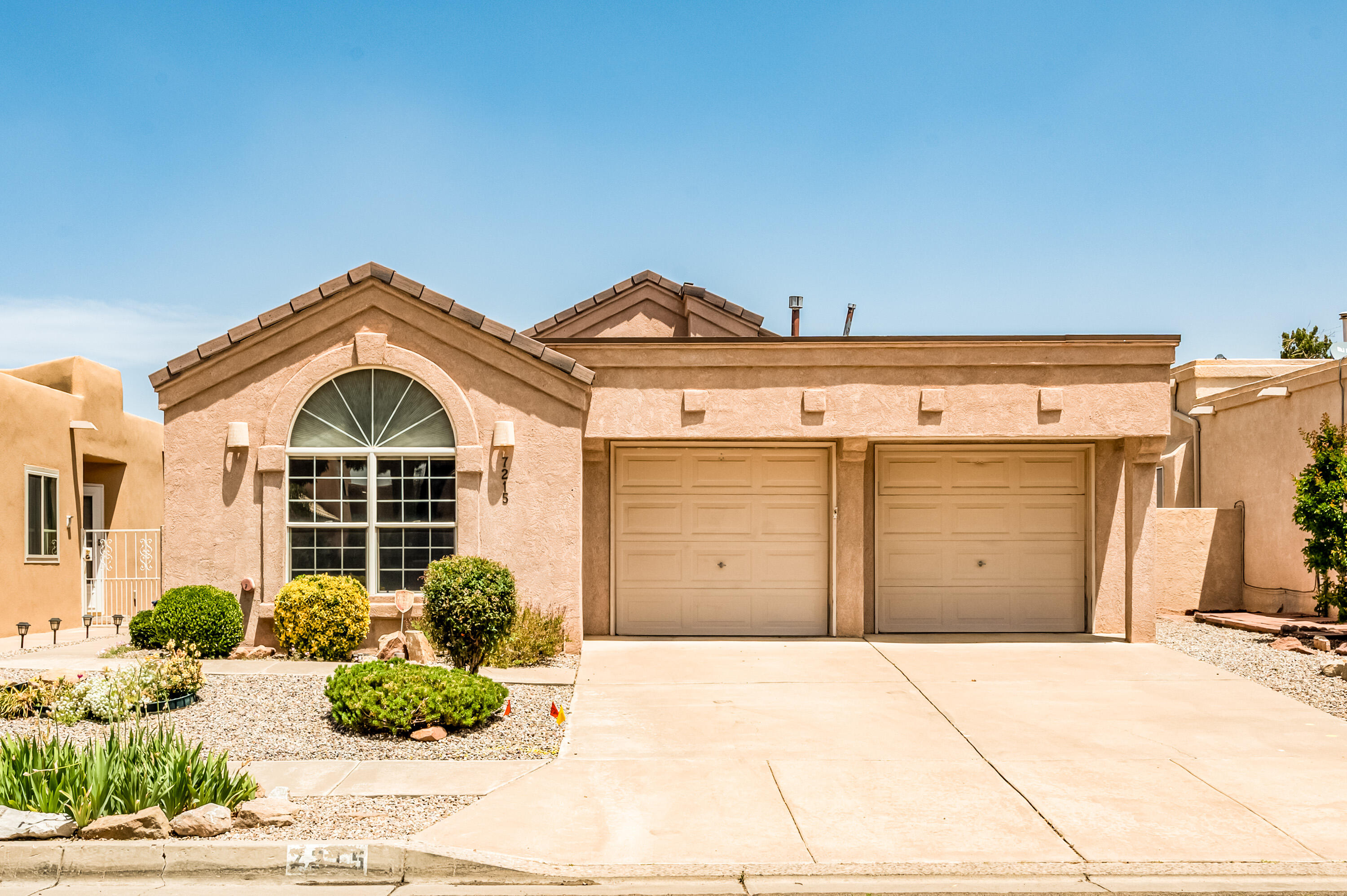 Beautiful one-story home, move-in ready. 3 Bedrooms, 2 baths, 2 car garage. Nice floorplan. Gas fireplace in spacious living room. Large kitchen with granite countertops, kitchen island, and lots of cabinet space. Primary bedroom suite separate from other bedrooms. Laundry room in garage.  Relaxing backyard with open patio.