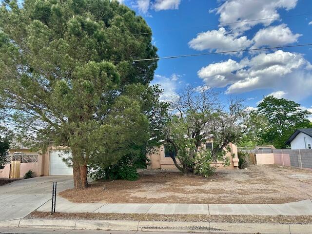 Bring your handy skills to create the home of your dreams with this fixer upper opportunity discovered backing the park on a great street with upscale custom homes around. Great bones with open concept kitchen/living rm/dining. $100 down avail for FHA buyers, even with 203K renovation financing!! Equal Housing Opportunity, managed by Raine & Co. HUD case #354-019351 / listed IE -insurable escrow / final subj to appraisal. HUD homes are sold AS-IS w/all faults; no pre-closing repairs or payments will be made for any reason. For Utility Turn Ons: Buyer pays all fees to get utilities on w/accepted bid. Approval must be granted by HUD's field service mgr. Property Condition Report and Property Listing Disclosure available but not to replace home inspections. Submit bids via HUD Home Store.