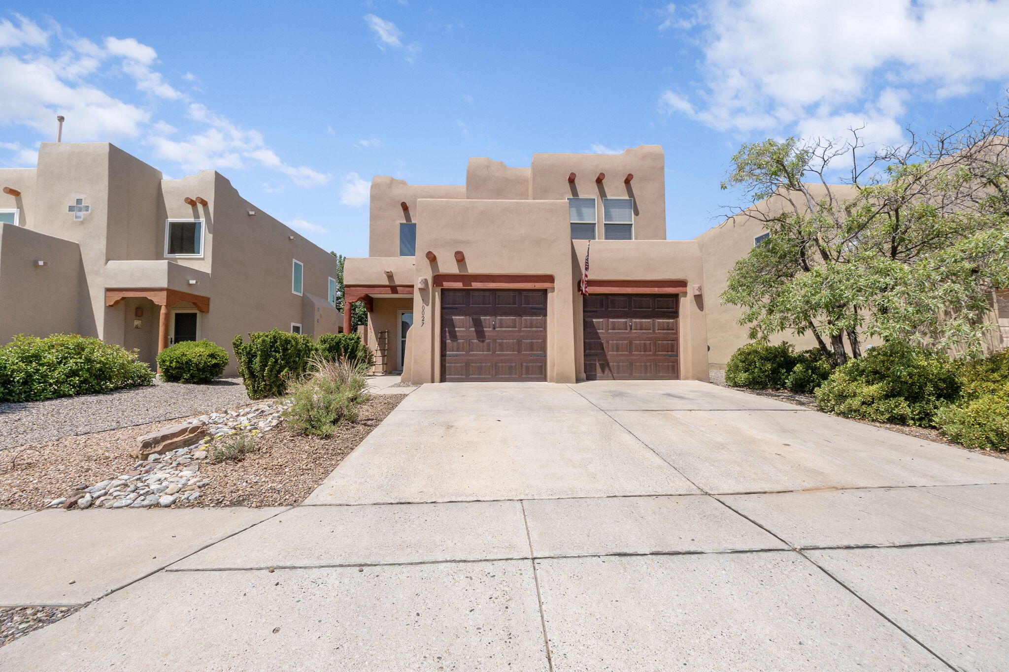 *No showings until the open house Saturday 6/21 from 10-11 AM* This Ventana Ranch beauty is located in a small pocket of gated homes directly next to  the resort style community pool! Curb appeal is on point with brand new stucco, wood accents and new garage doors! The interior has tons of character with tongue and groove ceilings, built in fireplace & shelving and beautiful laminate wood flooring. Enjoy the sparkling pool without the upkeep! The yard is private & low maintenance yet spacious--perfect for relaxing & entertaining. Extras include a water softener & reverse osmosis system, brand new dishwasher, microwave & stove (2025). This is truly special neighborhood- you want to live here!!