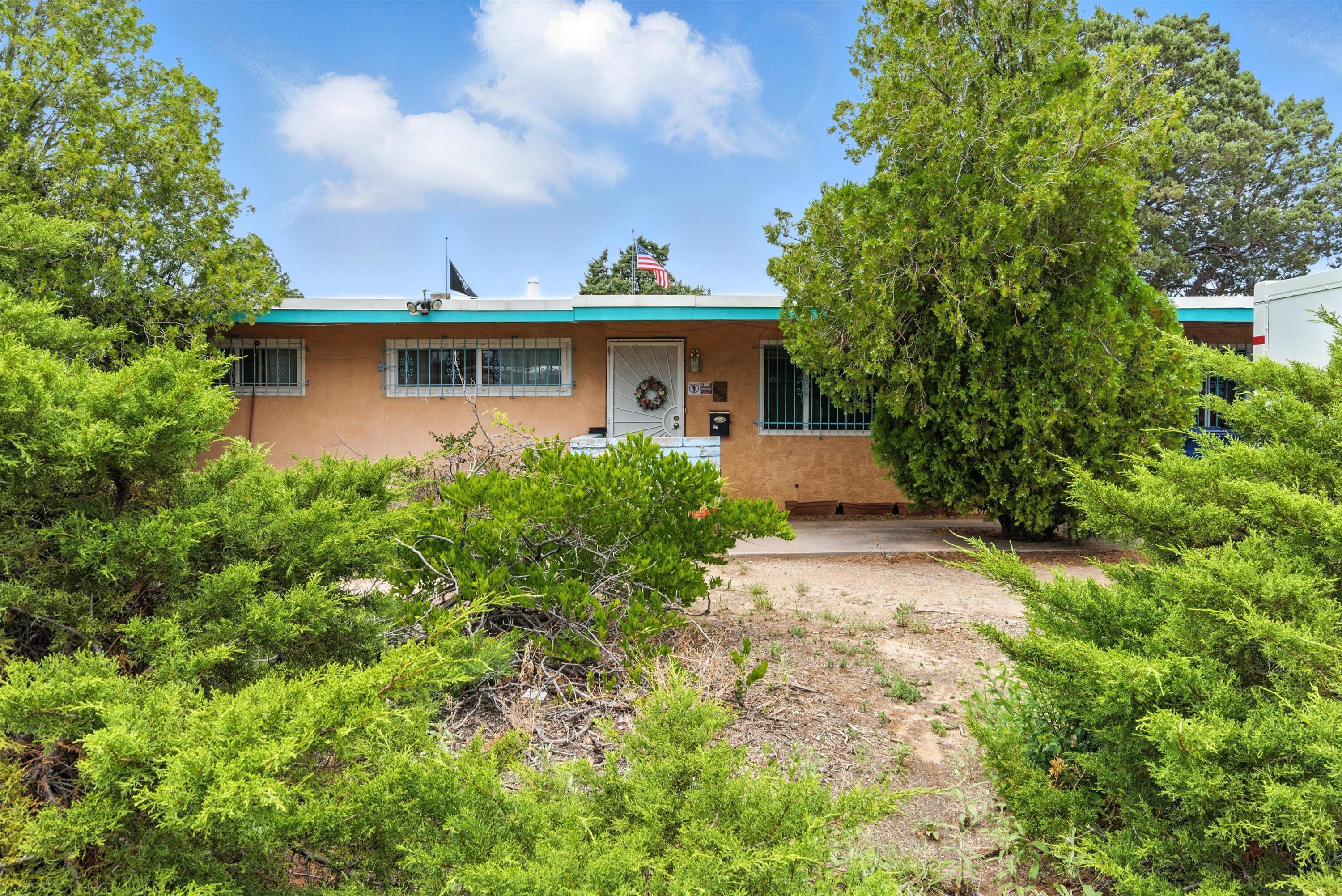 Fantastic Opportunity - Priced to Sell! This single-story 2-bedroom, 2-bath home offers a spacious layout with a large living area and great bones--ready for your personal touch! Whether you're a savvy investor or a buyer looking to create your dream space, this home has tons of potential. The generous backyard is perfect for outdoor living or future landscaping projects. With some TLC and cleaning, this property can truly shine. Don't miss this chance to build equity and make it your own. incredible value for the price!