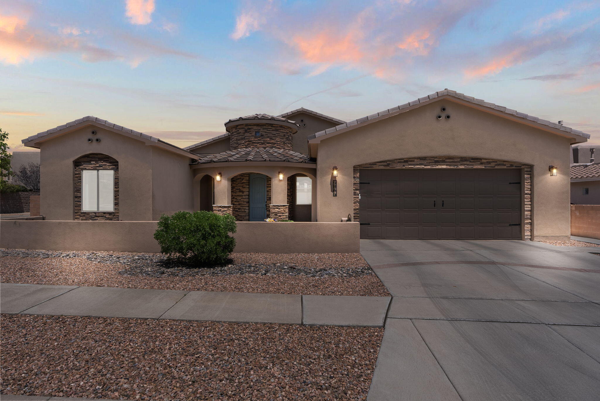 Check out this fantastic NM Green Built Gold home in the desirable Knolls of Paradise! With 4 roomy bedrooms & 3 full baths, this custom-built single-level home is made for comfortable living. You'll love the open floorplan that leads to a chef's gourmet kitchen with stainless appliances, custom cabinets & beautiful granite countertops, along with all the storage you could need. The charming details, like knotty pine doors & barrel-tiled ceilings in the bathrooms, add a special touch. Step outside to the oversized covered patio that's perfect for gatherings & enjoy the easy-care landscaping. The oversized garage gives extra storage for bikes, motorized toys & more. Parks are nearby, & the vibrant Cottonwood area location offers plenty of dining, shopping & otheroptions to explore.