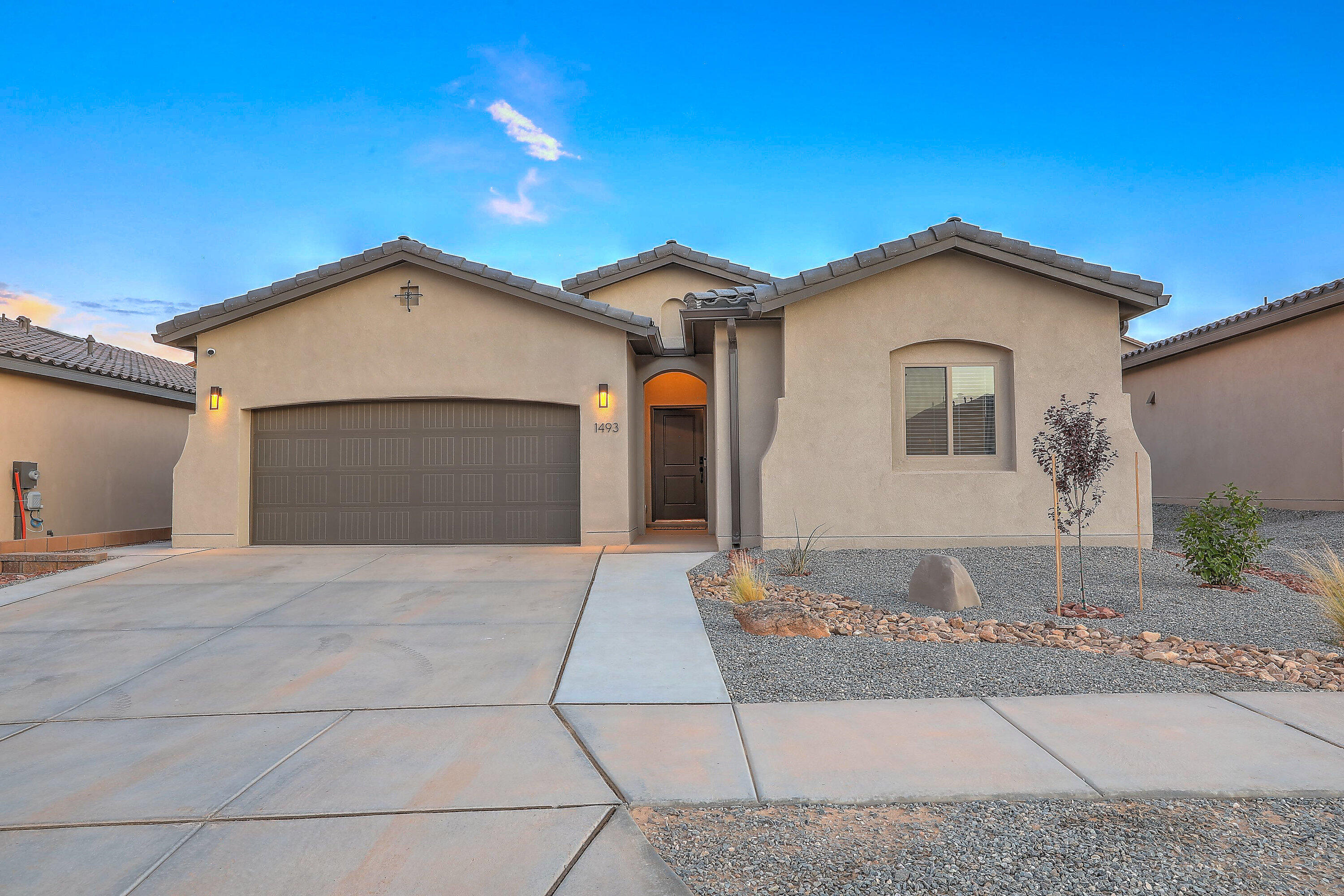 Beautiful single-story home with thoughtful touches throughout! This open concept floor plan is perfect for those who love to entertain and boasts 3 bedrooms, 2.5 BA, utility room, dining area& Tandem 3CG!Enjoy the light and bright living area with lots of seating,tons of natural light and right off the kitchen for lots of open space.The kitchen offers plenty of cabinet and granite counter tops w/inset sink, kitchen island for added seating, stainless steel appliances, and well sized pantry. Relax in the generous sized primary suite complete walk in closet and primary bath that has an oversized shower, separate garden tub and vanity. Outside is ready for summer evenings with a covered patio and lots of space for entertaining. This home is ready for its new owner and won't disappoin