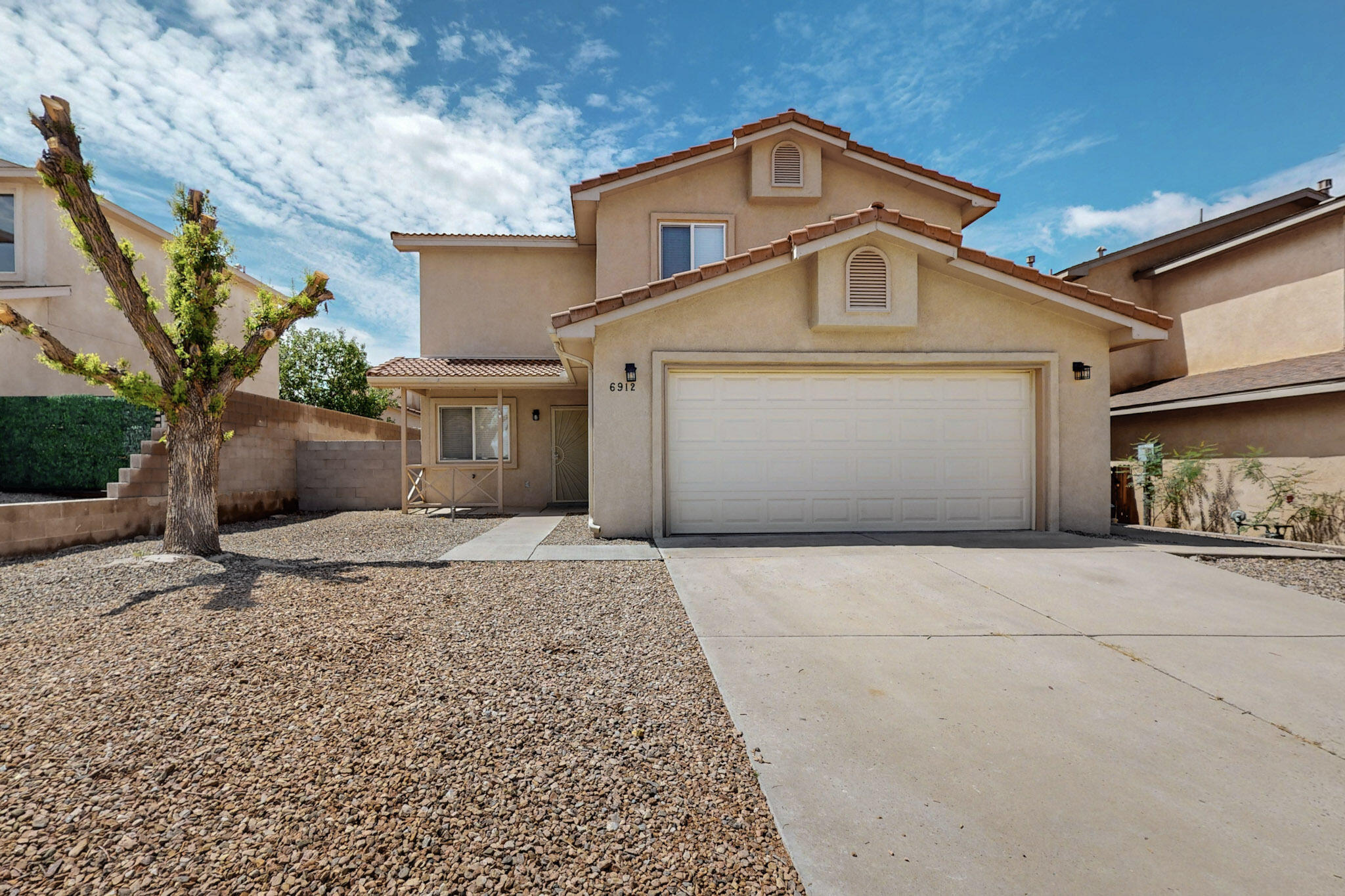 Welcome to this move-in ready home located in the desirable Eagle Rock Estates subdivision. Enjoy breathtaking views of the Sandia Mountains . This beautifully updated home features fresh interior and exterior paint, newer flooring throughout, and brand-new appliances.The spacious primary suite is conveniently located on the main floor and offers dual closets. A large storage shed is also included in the backyard for added convenience.Don't miss out on this incredible opportunity--schedule your showing today and make this home yours!