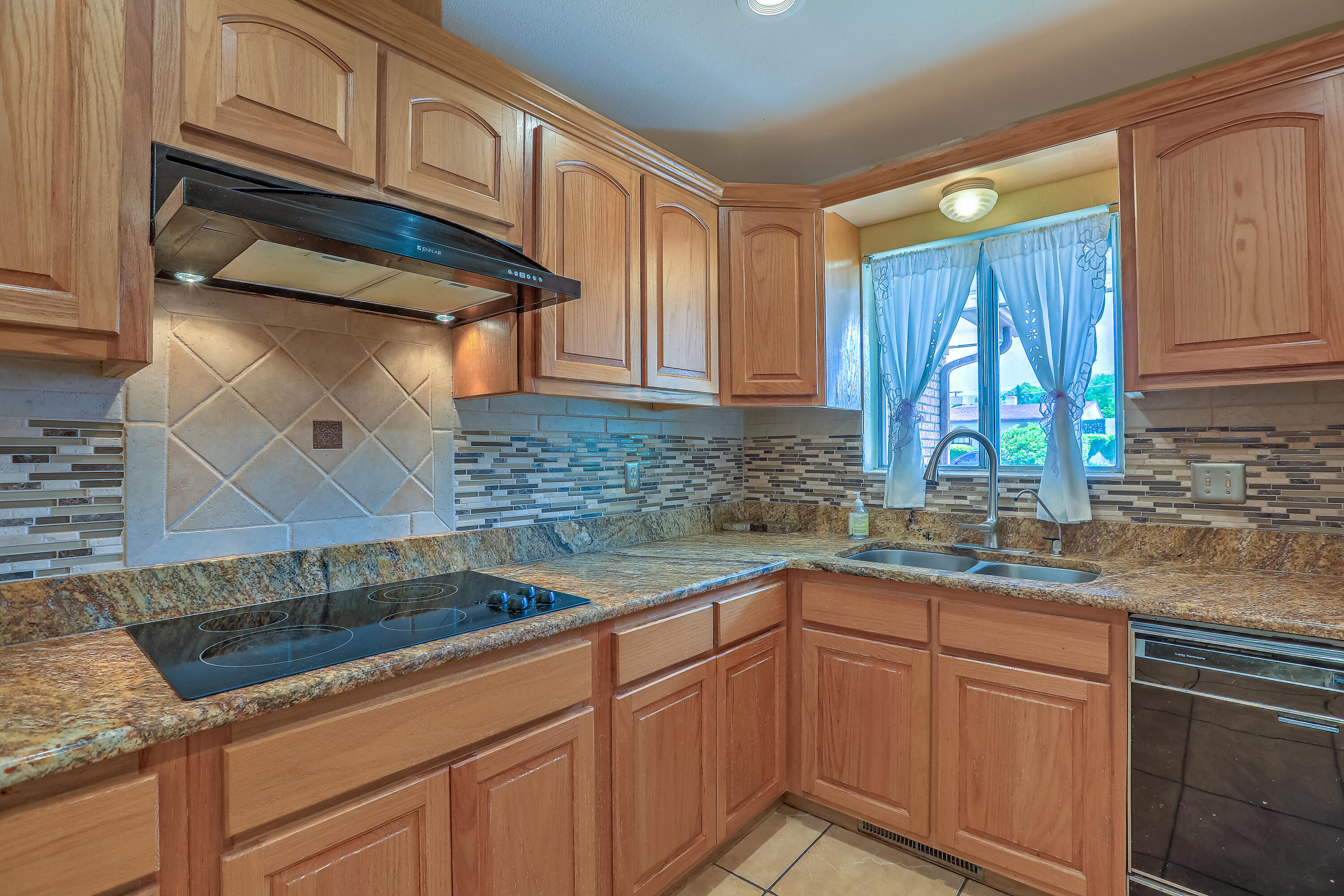 2933 INDIANA STREET NE, ALBUQUERQUE, NM 87110  Photo 17