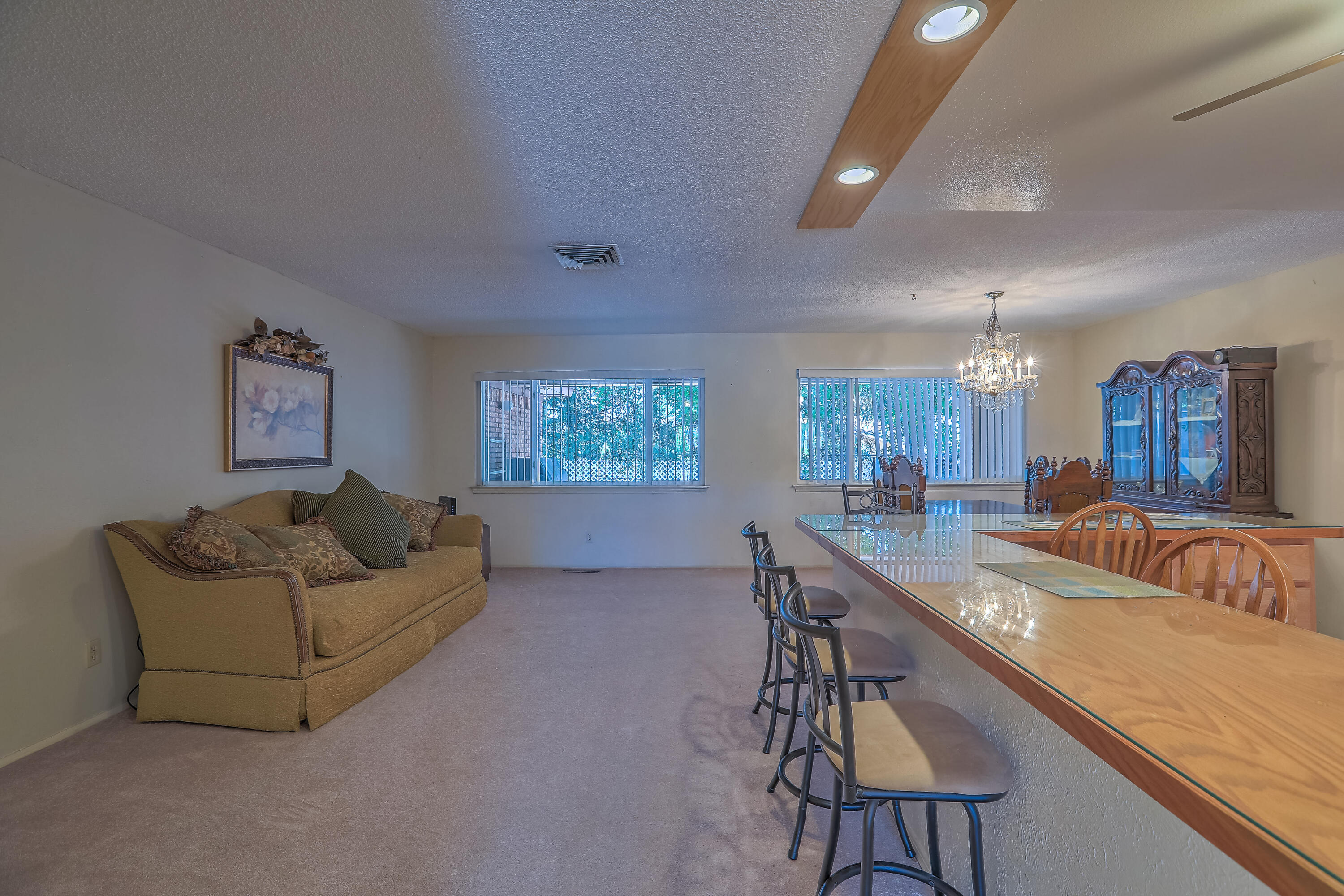 2933 INDIANA STREET NE, ALBUQUERQUE, NM 87110  Photo 3