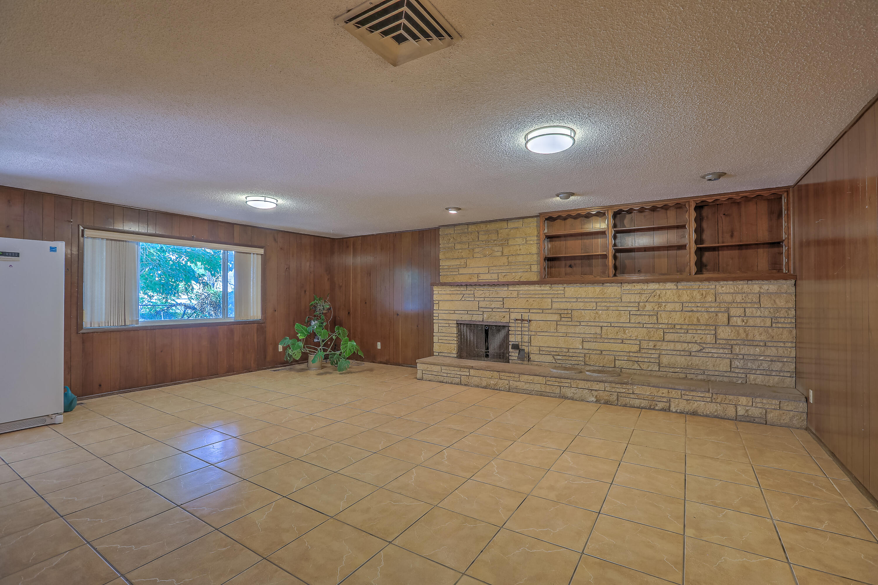 2933 INDIANA STREET NE, ALBUQUERQUE, NM 87110  Photo 6