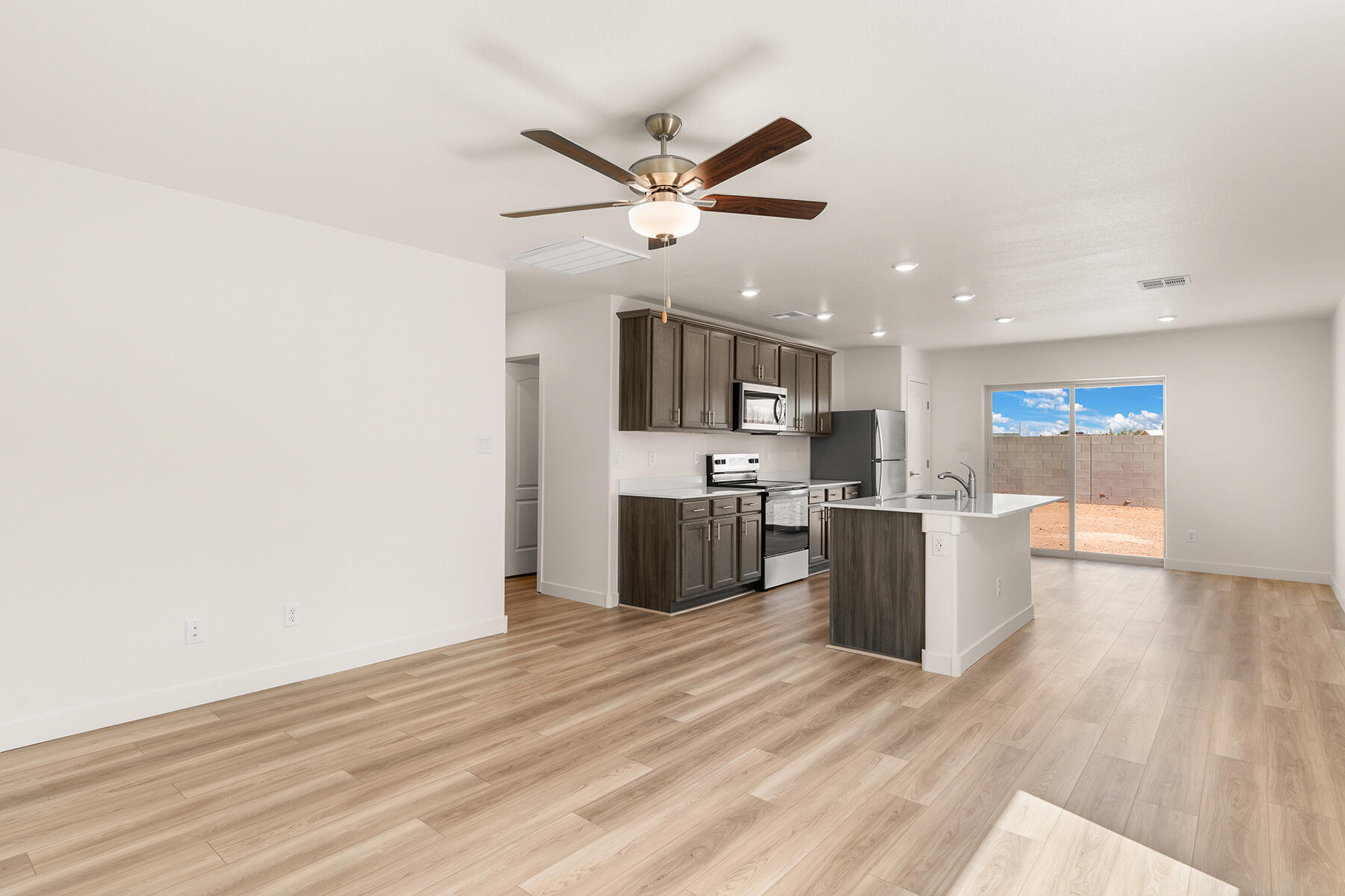 804 Calle de las Rosas 