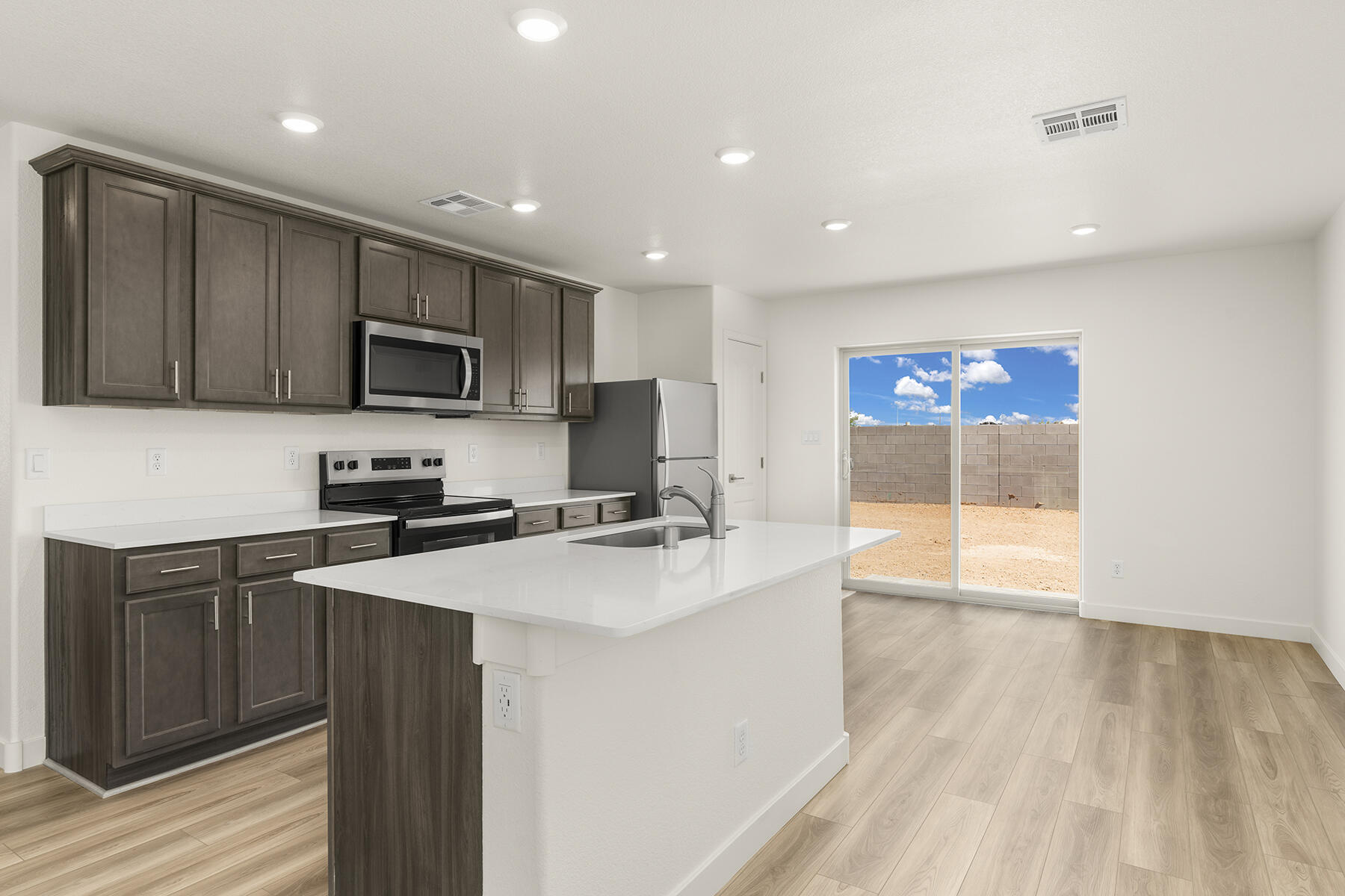 804 Calle de las Rosas 