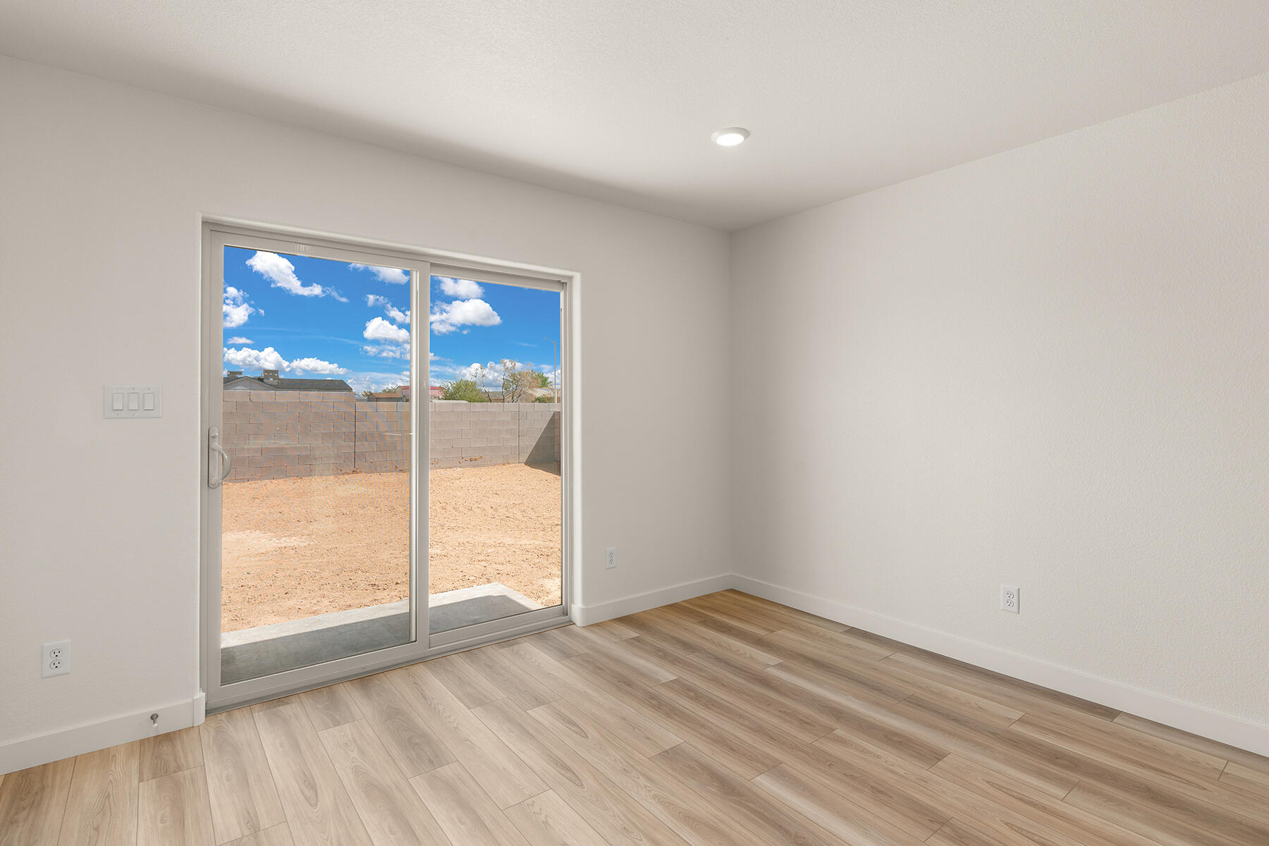 804 Calle de las Rosas 