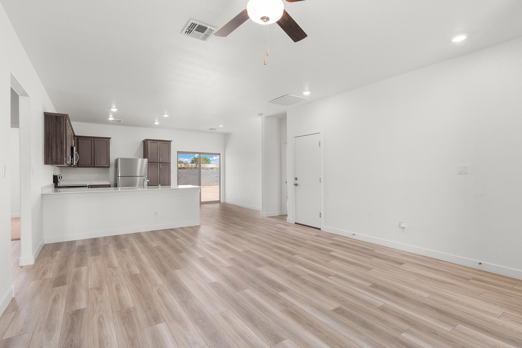 802 Calle de las Rosas 