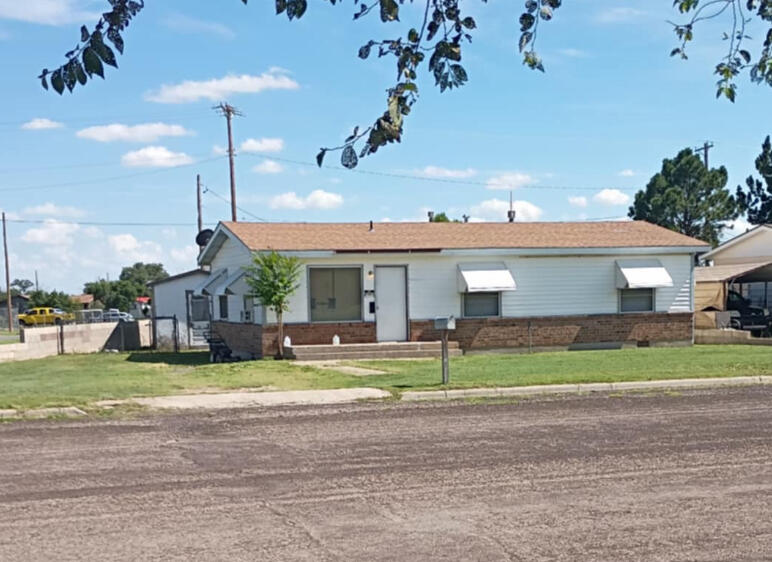 THIS ONE IS NICE! MOVE-IN READY! Recent updates, great value!