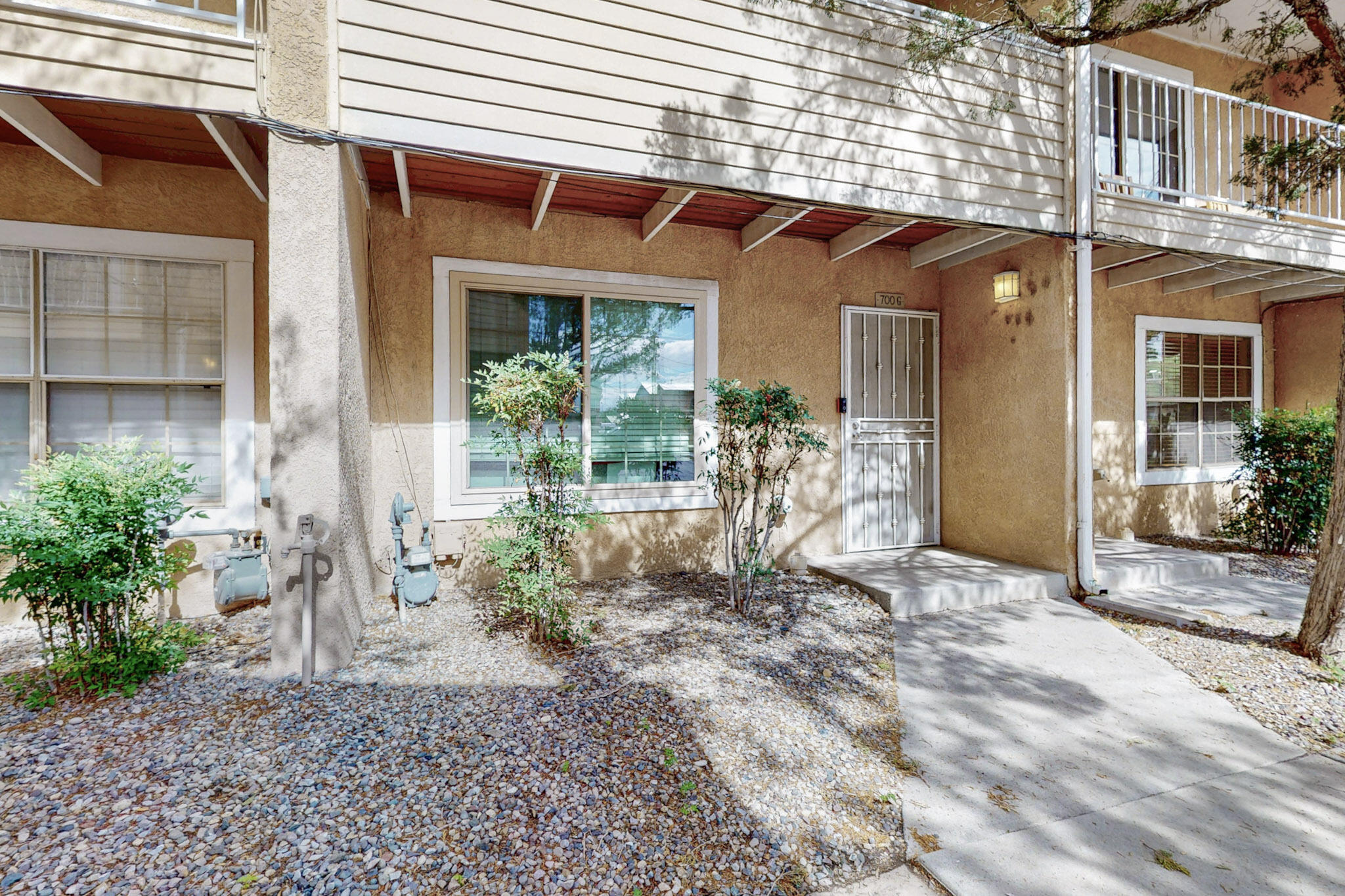 Welcome to downtown living without the downtown price tag!  This beautiful, updated townhome is close to museums, coffee, restaurants, businesses, and much more.  The private, tranquil back porch gives a relaxing area to have your morning coffee or enjoy the Summer evenings.  The many updates include, luxury vinyl flooring, paint, a new dishwasher in 2023.  This home is move in ready for it's new owner!