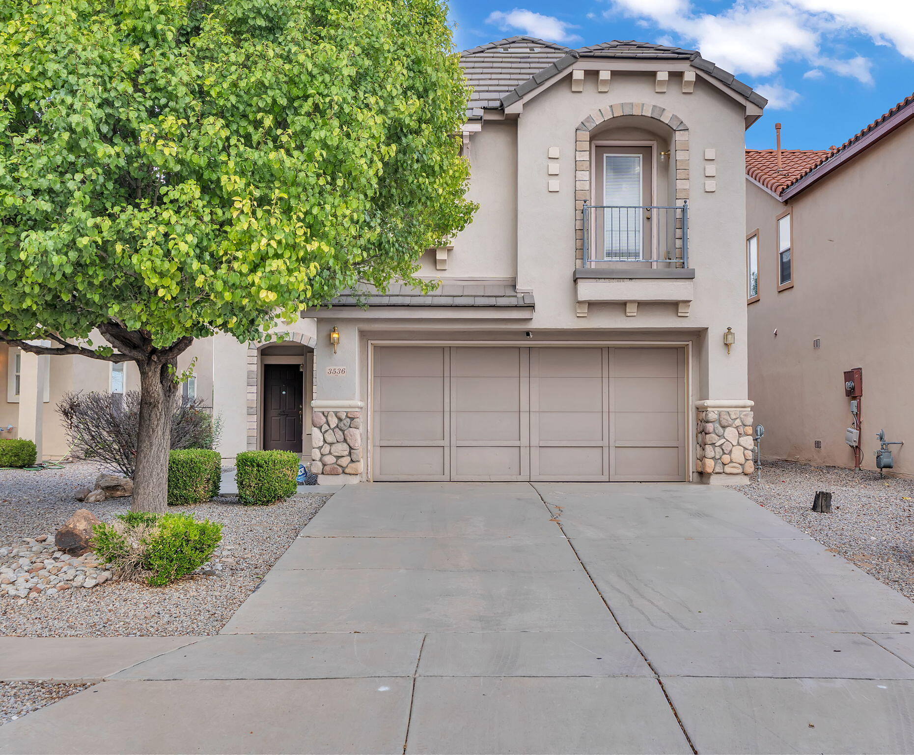Come view beautiful home that offers an open-concept layout filled with natural light, a modern kitchen with stainless steel appliances, and a spacious living area perfect for entertaining. Enjoy breathtaking mountain views from your backyard and the comfort of a quiet, established neighborhood. The home also features a two-car garage, and quick access to shopping, dining, and top-rated schools. A must-see for anyone looking to settle in one of Rio Rancho's most desirable areas!