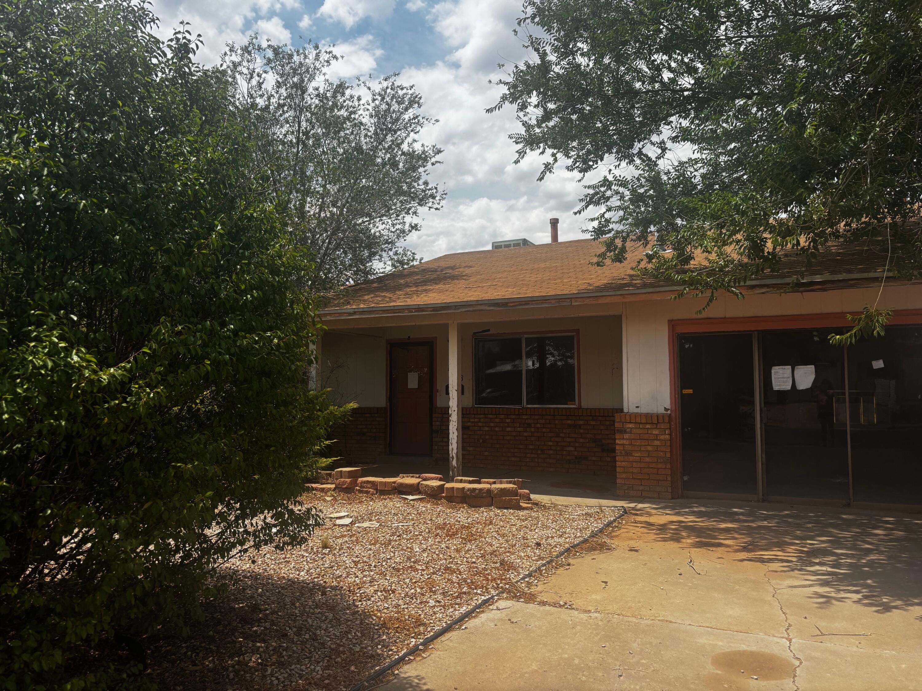Spacious 3-Bed, 2-Bath Home with Endless Potential!This charming home offers two generous living areas, perfect for entertaining or creating your dream space. Situated on an oversized lot with backyard access--ideal for RVs, toys, or future expansion. Located in a well-established, desirable neighborhood with plenty of potential to make it your own! Schedule your showing today!