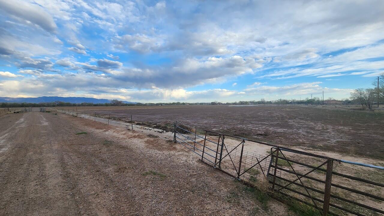 Square Deal & Seabell Tract A Road, Los Chavez, NM 