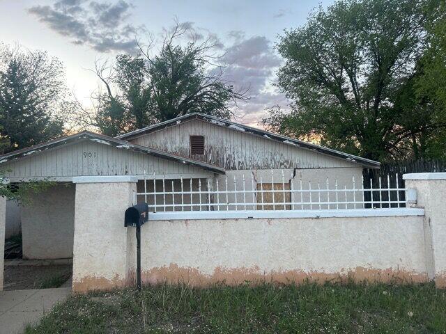 901 Kavanaugh Street, Las Vegas, NM 