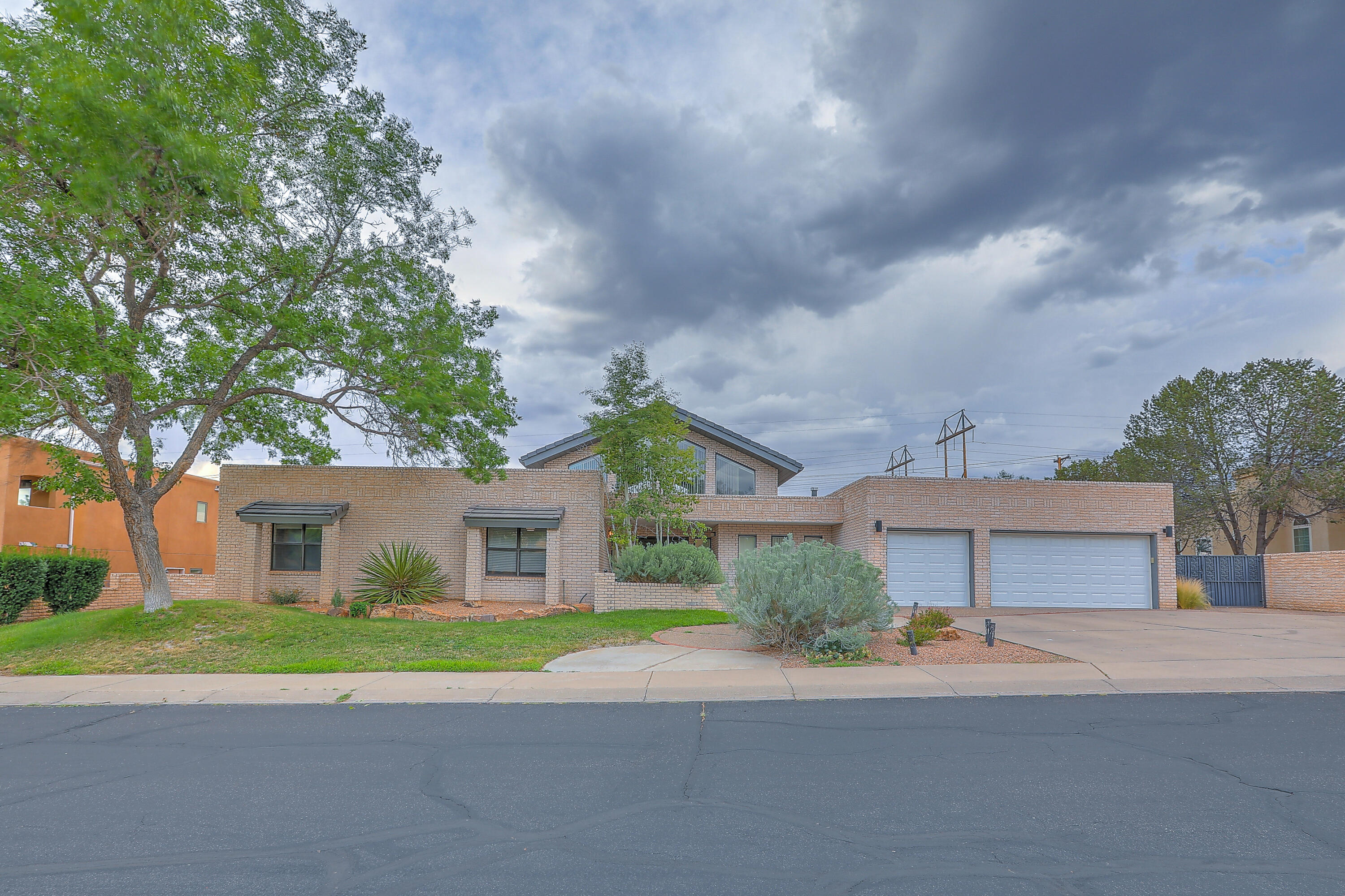 9701 Tanoan Drive NE, Albuquerque, NM 