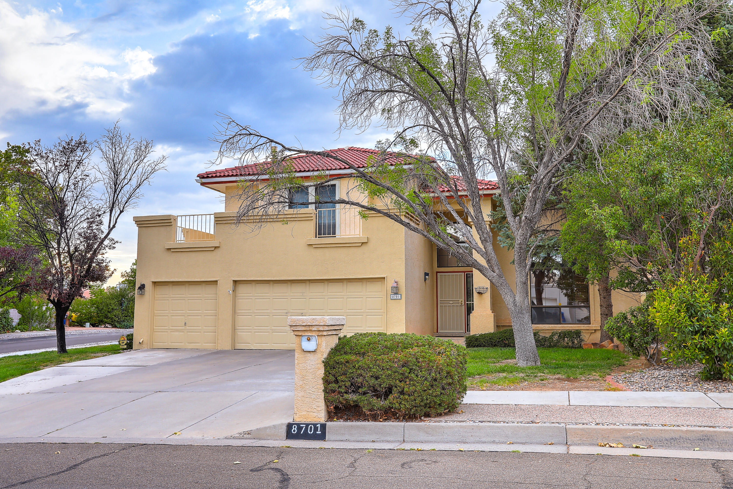 8701 Canyon Run Road NE, Albuquerque, NM 