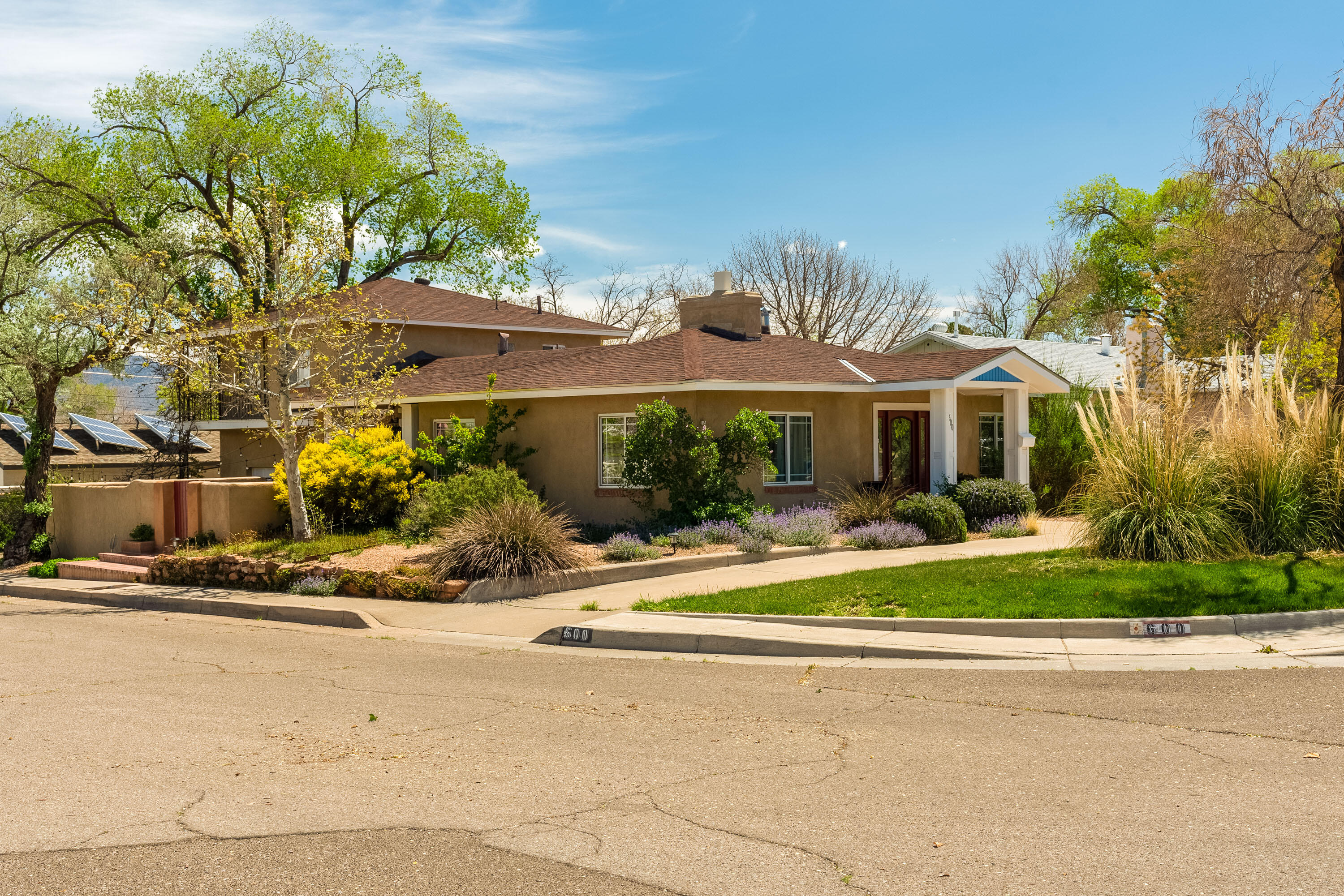 600 Solano Drive SE, Albuquerque, NM 