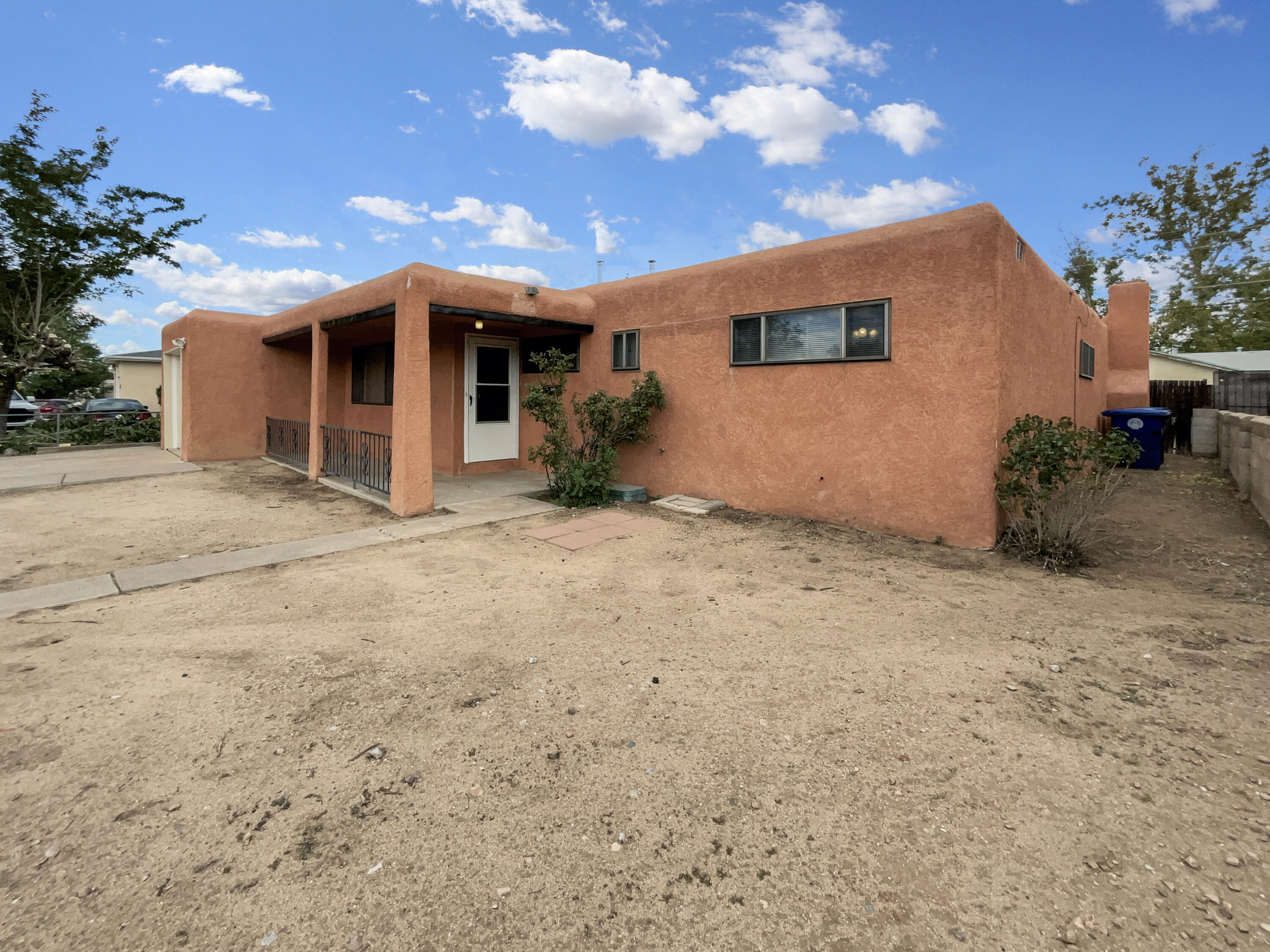 5925 Candelaria Road NE, Albuquerque, New Mexico 87110, 3 Bedrooms Bedrooms, ,2 BathroomsBathrooms,Residential,For Sale,5925 Candelaria Road NE,1042486